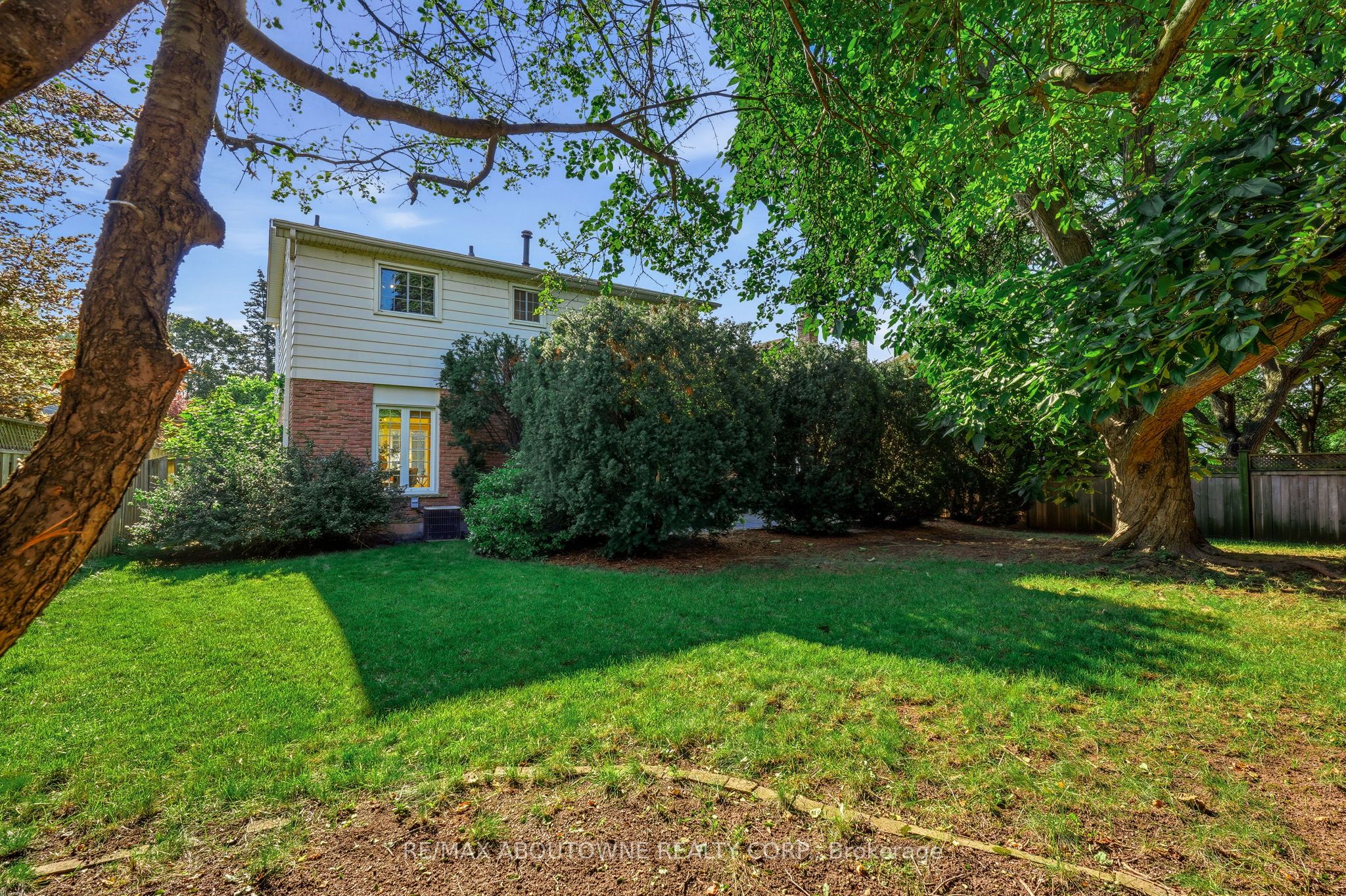 1177 Grand Boulevard, Oakville ‣ W13753610 1177 Grand Boulevard, Oakville ‣ W13753610