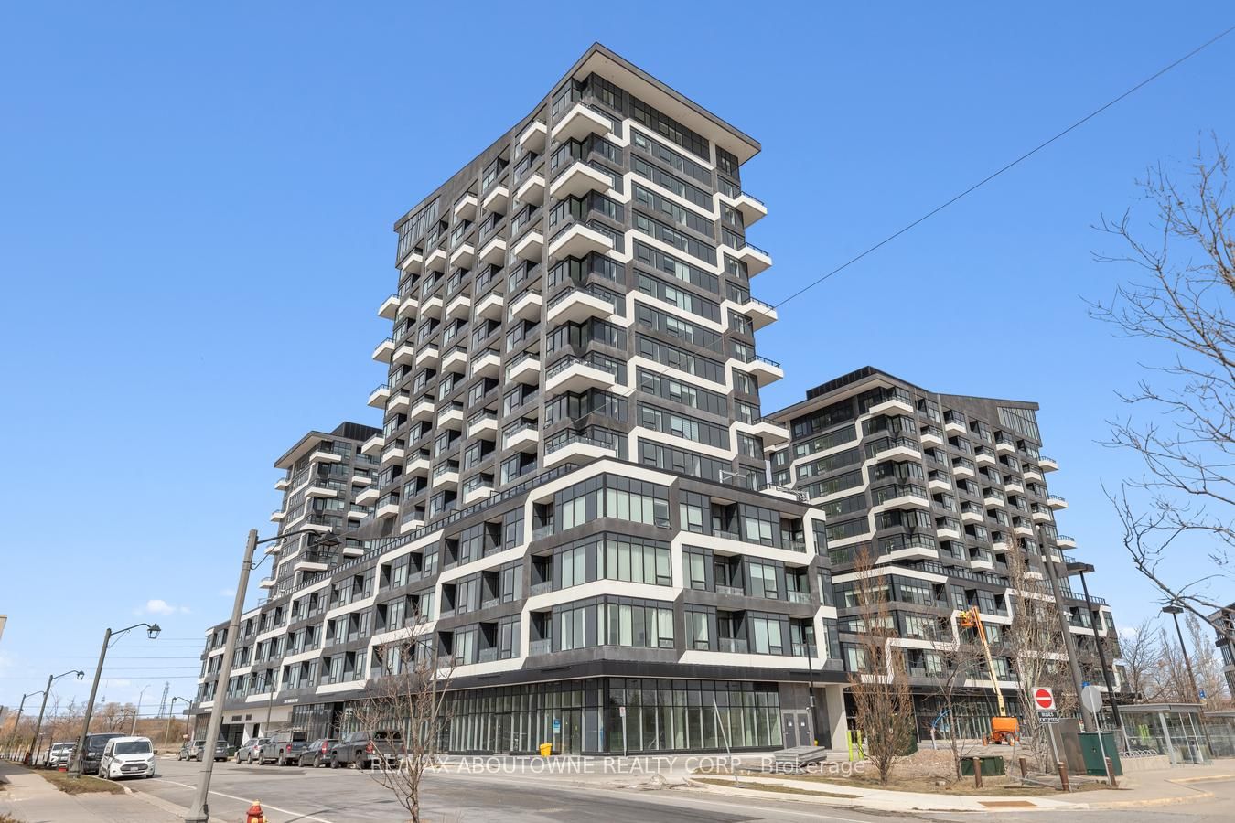 9 – 2481 Taunton Road, Oakville