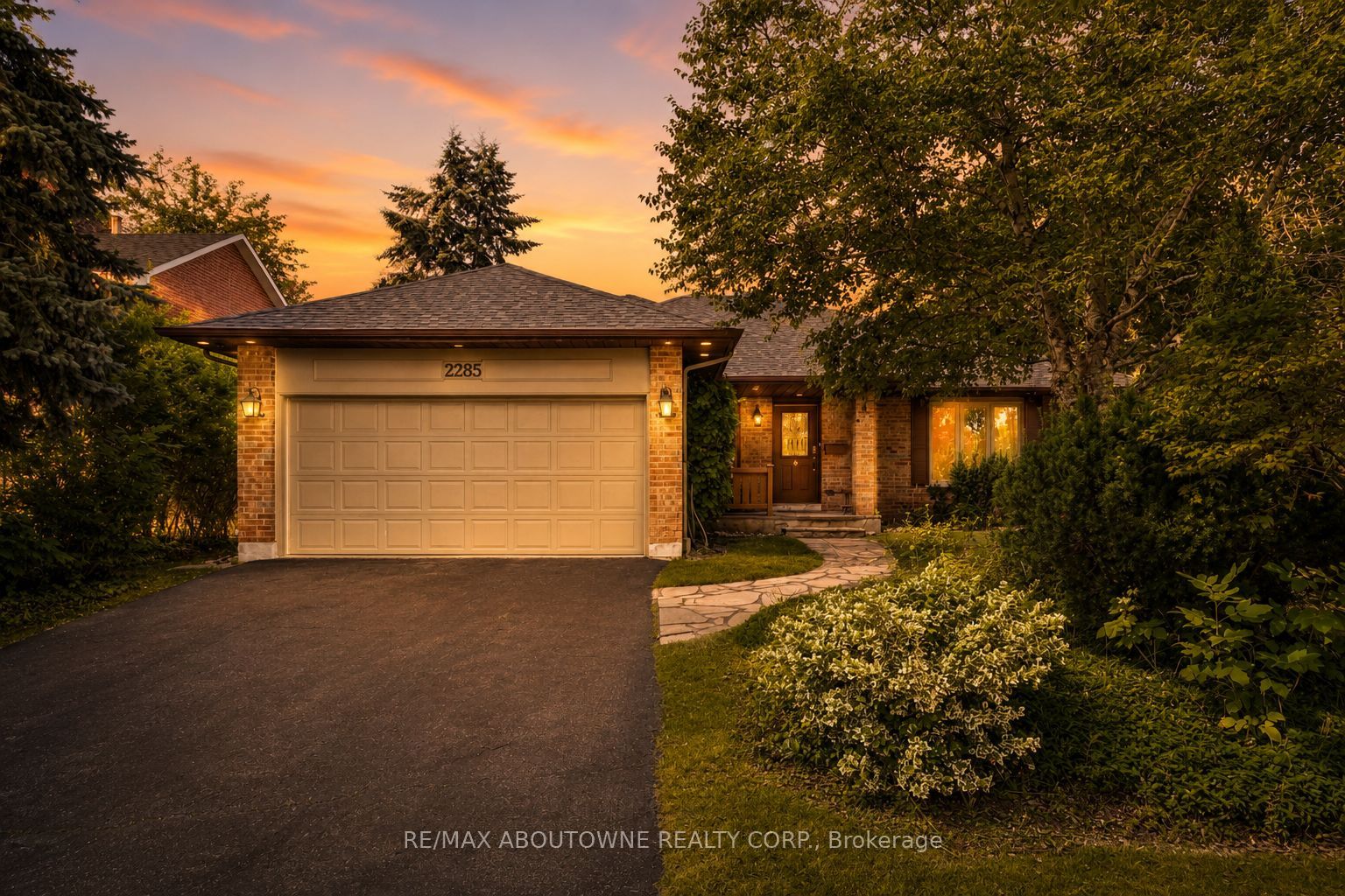 2285 Dunedin Road, Oakville