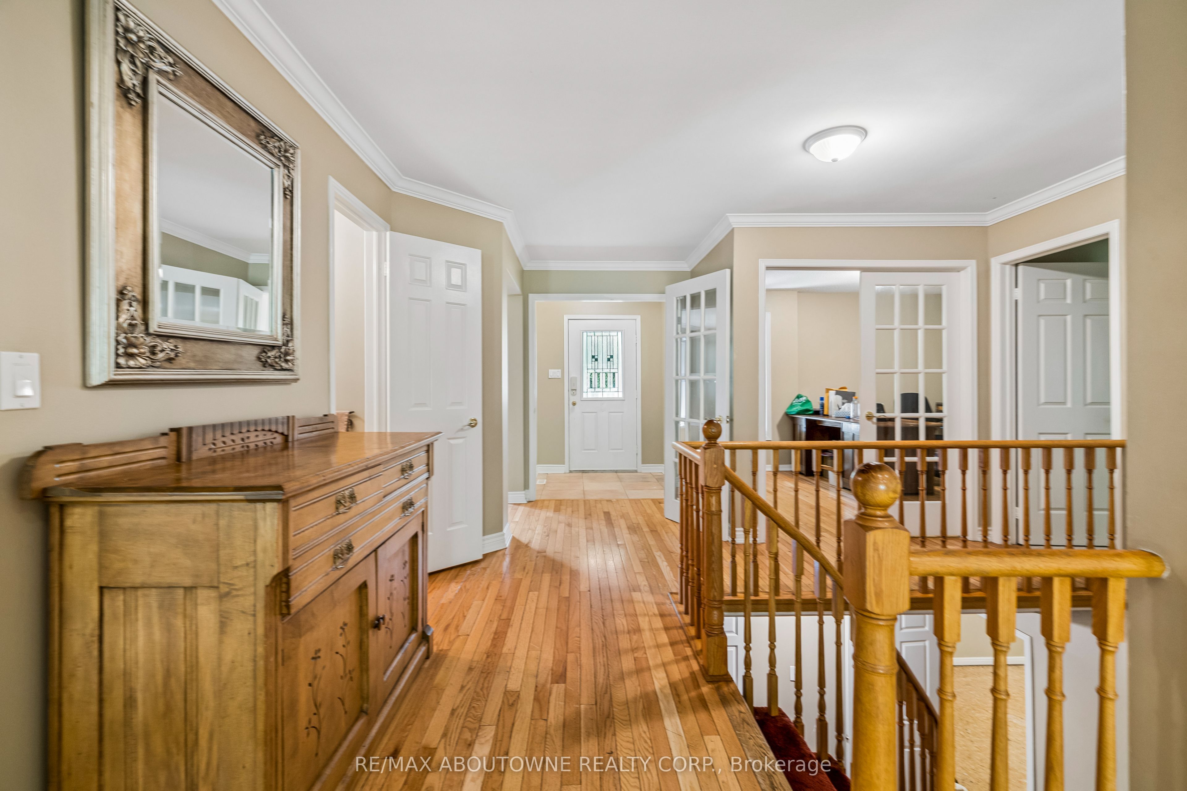 2285 Dunedin Road, Oakville ‣ W13755840 2285 Dunedin Road, Oakville ‣ W13755840