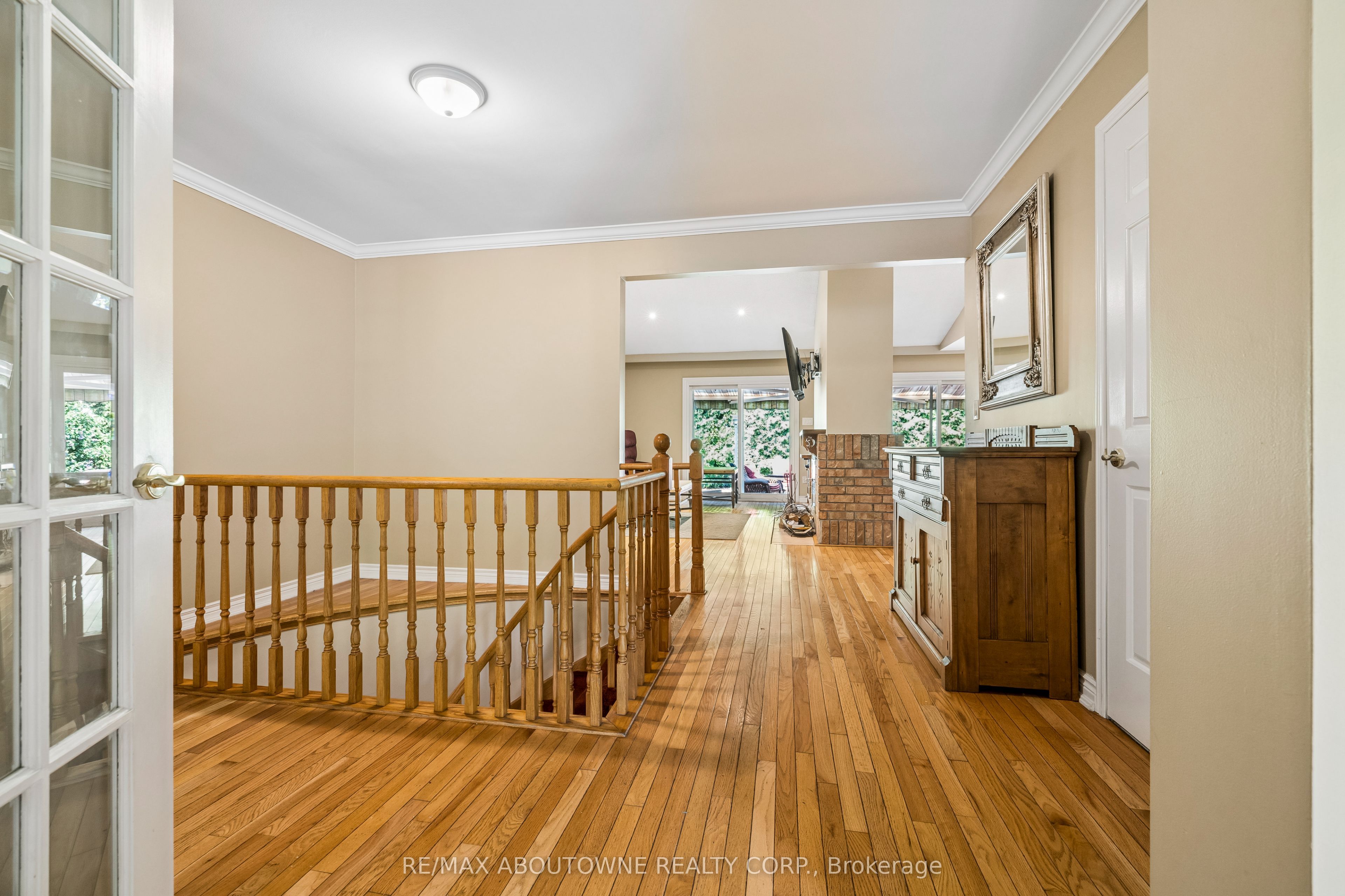 2285 Dunedin Road, Oakville ‣ W13755840 2285 Dunedin Road, Oakville ‣ W13755840