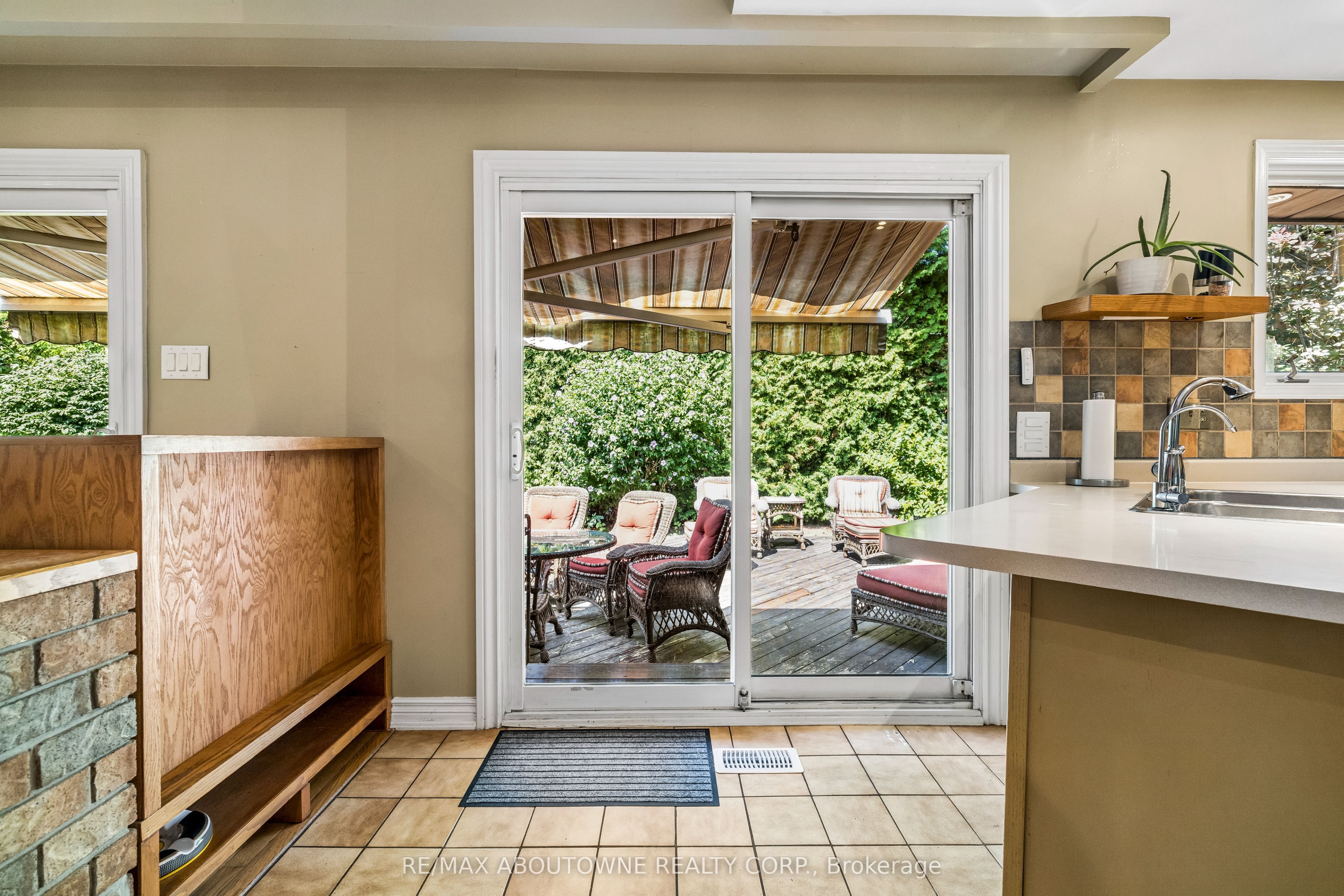 2285 Dunedin Road, Oakville ‣ W13755840 2285 Dunedin Road, Oakville ‣ W13755840