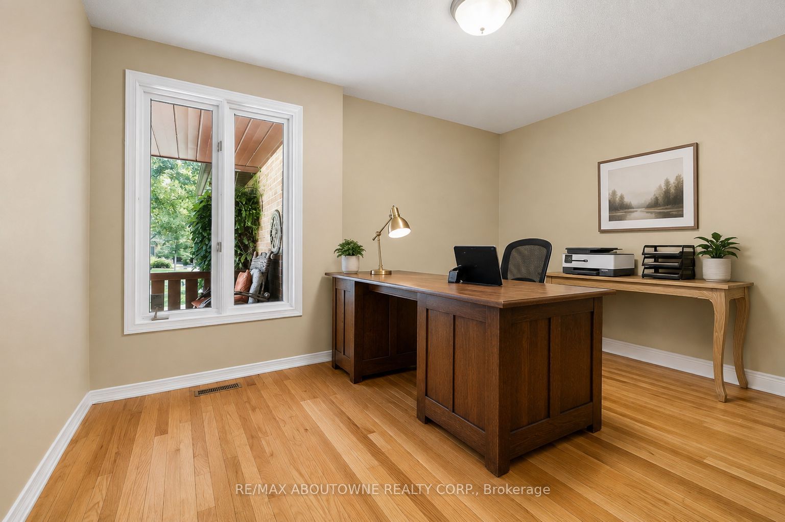 2285 Dunedin Road, Oakville ‣ W13755840 2285 Dunedin Road, Oakville ‣ W13755840