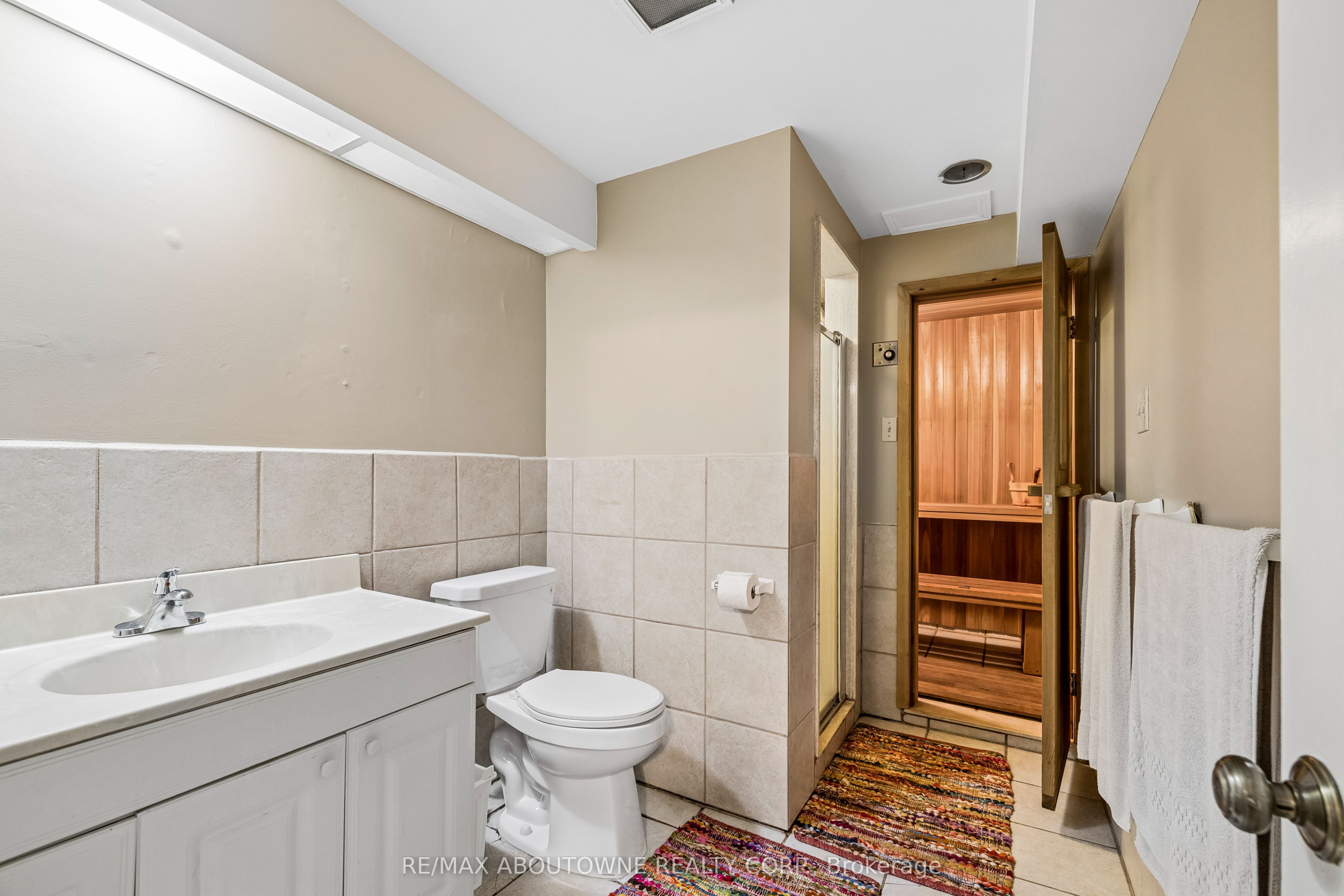 2285 Dunedin Road, Oakville ‣ W13755840 2285 Dunedin Road, Oakville ‣ W13755840