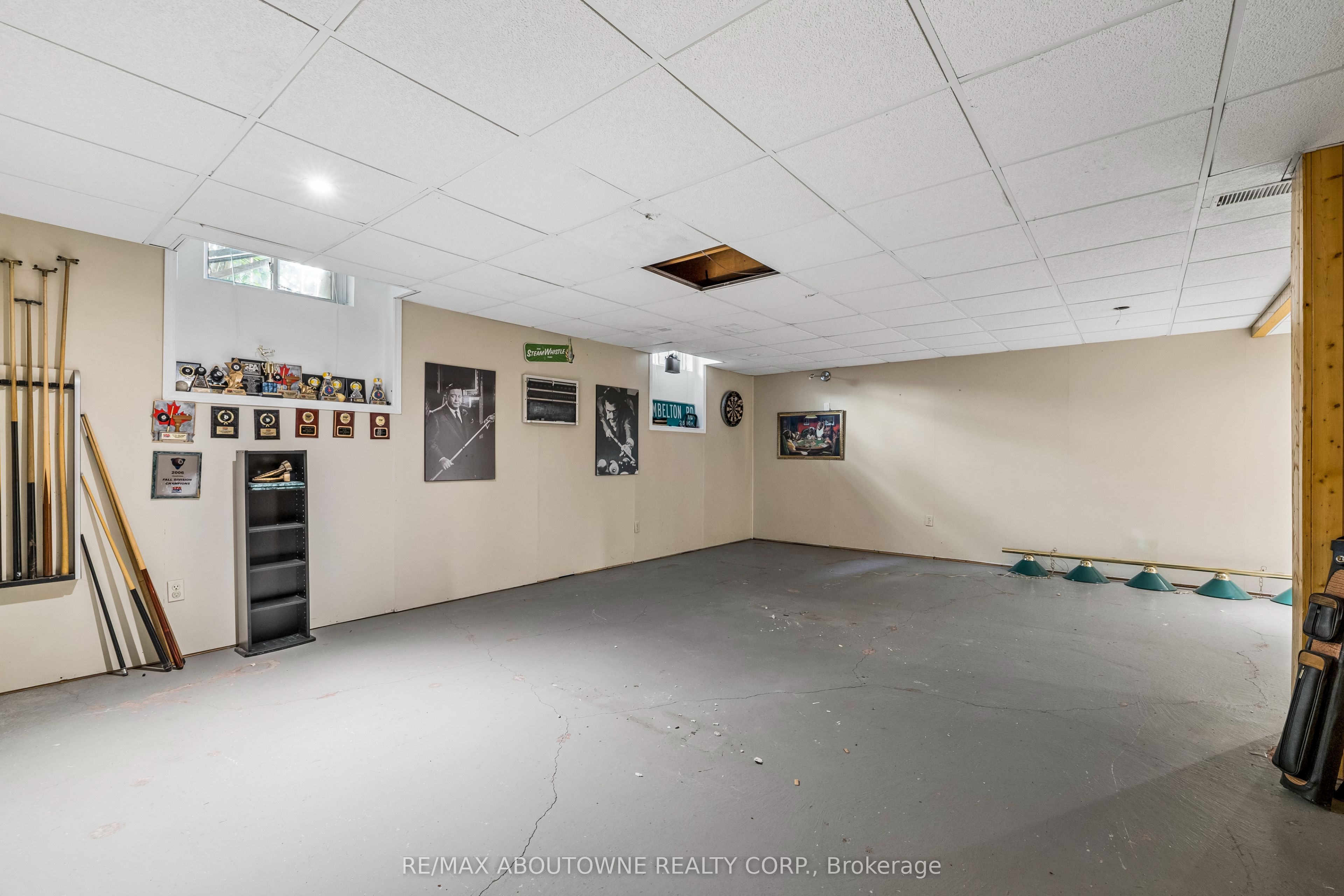 2285 Dunedin Road, Oakville ‣ W13755840 2285 Dunedin Road, Oakville ‣ W13755840