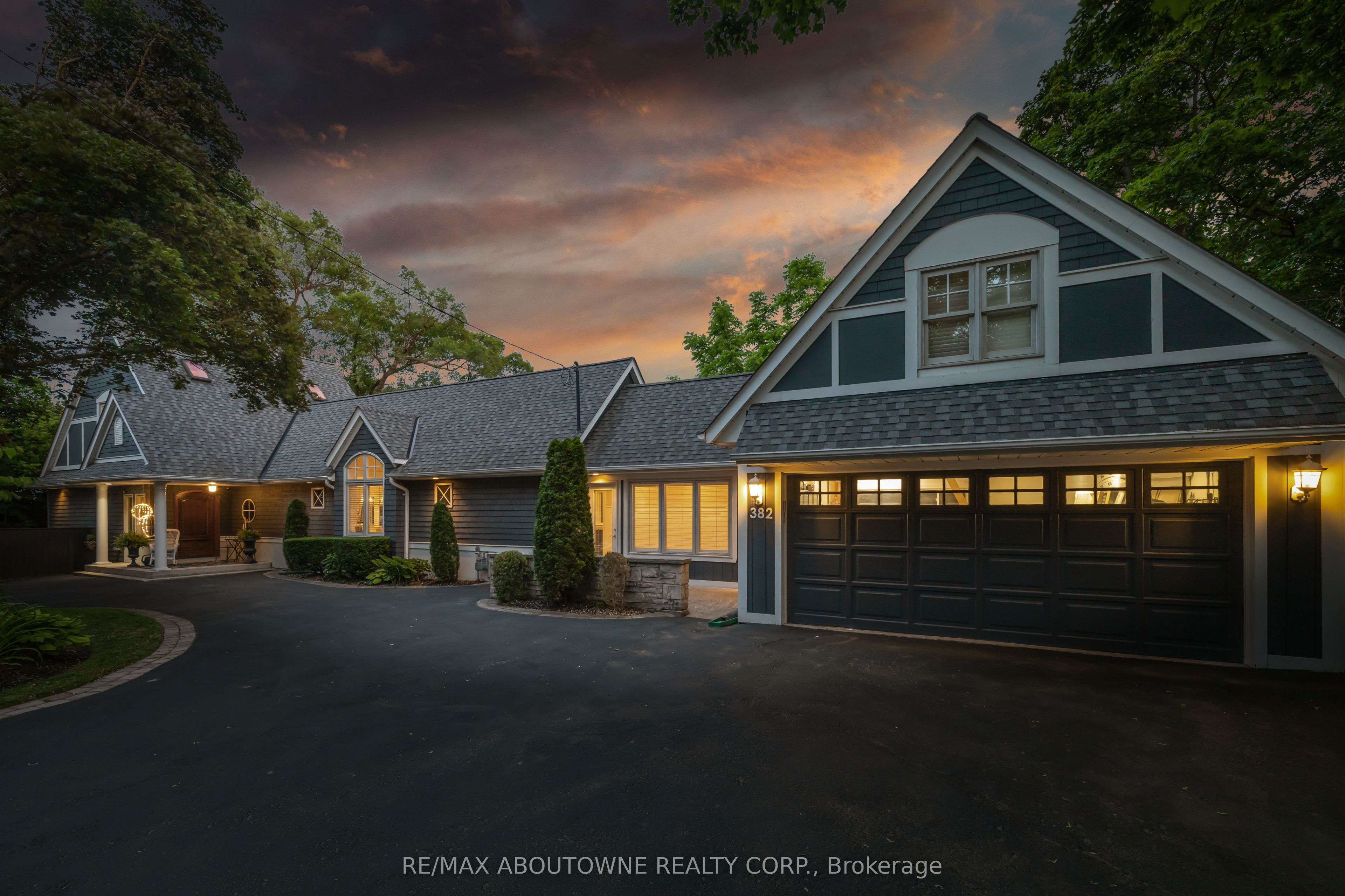382 Trafalgar Road, Oakville ‣ W13763614 382 Trafalgar Road, Oakville ‣ W13763614