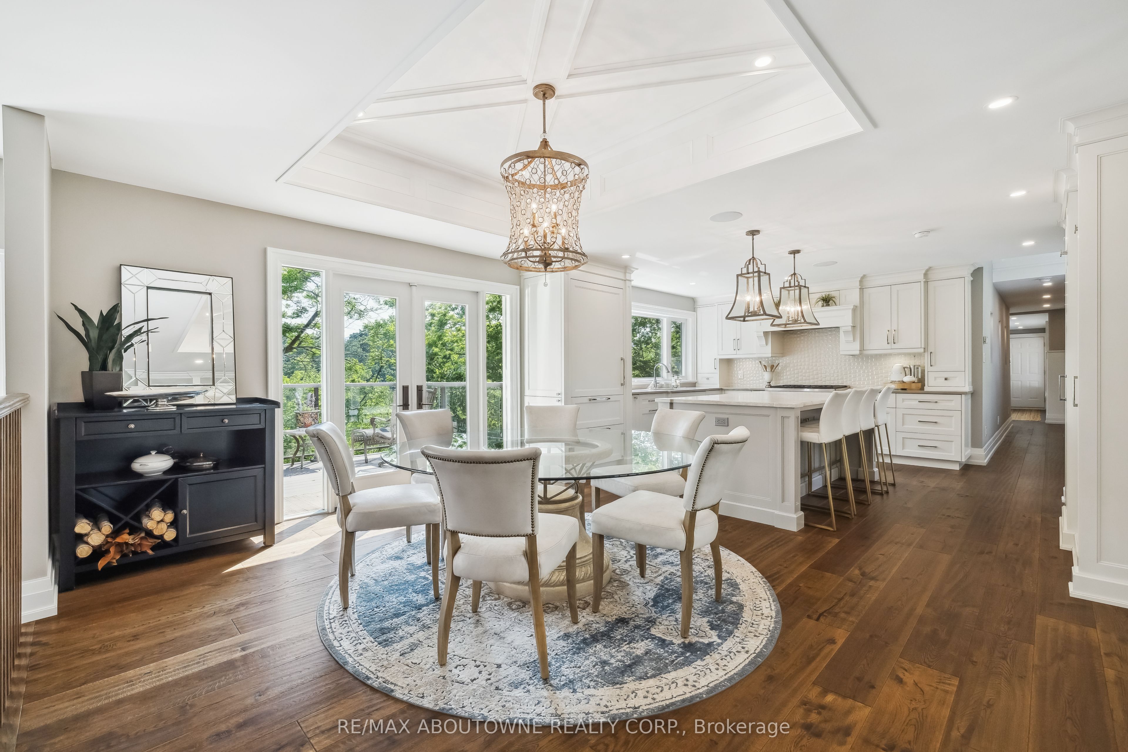 382 Trafalgar Road, Oakville ‣ W13763614 382 Trafalgar Road, Oakville ‣ W13763614