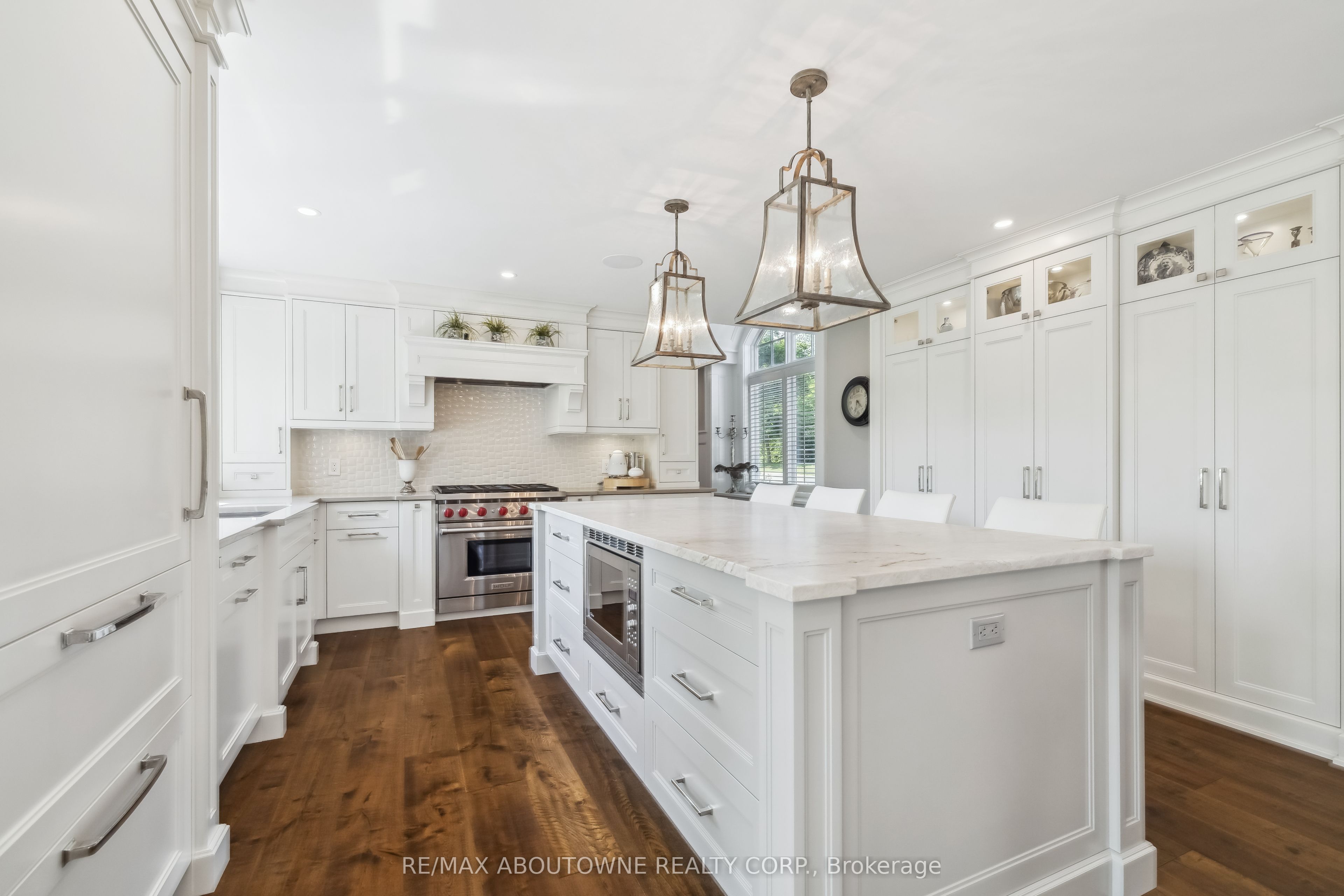 382 Trafalgar Road, Oakville ‣ W13763614 382 Trafalgar Road, Oakville ‣ W13763614