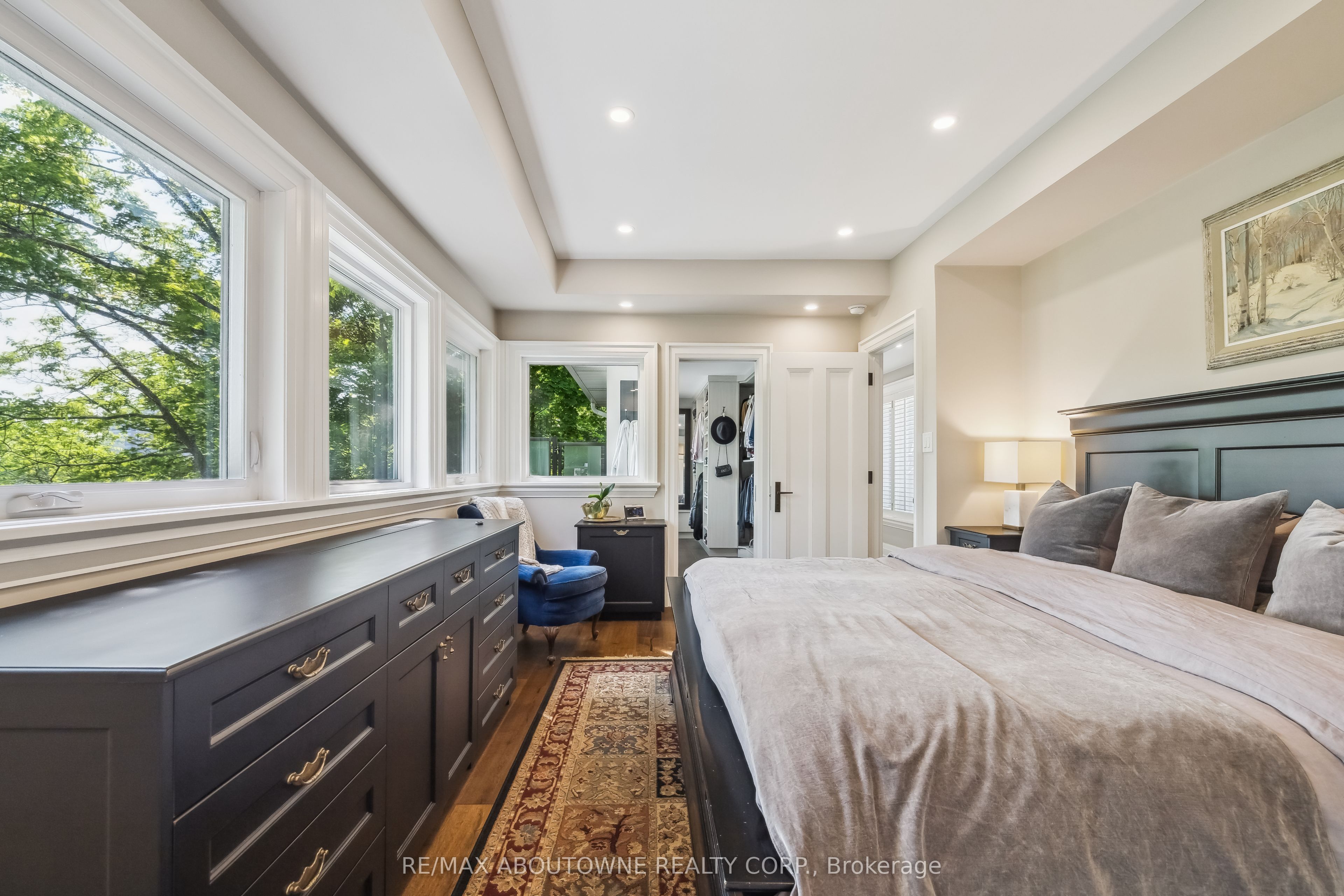 382 Trafalgar Road, Oakville ‣ W13763614 382 Trafalgar Road, Oakville ‣ W13763614