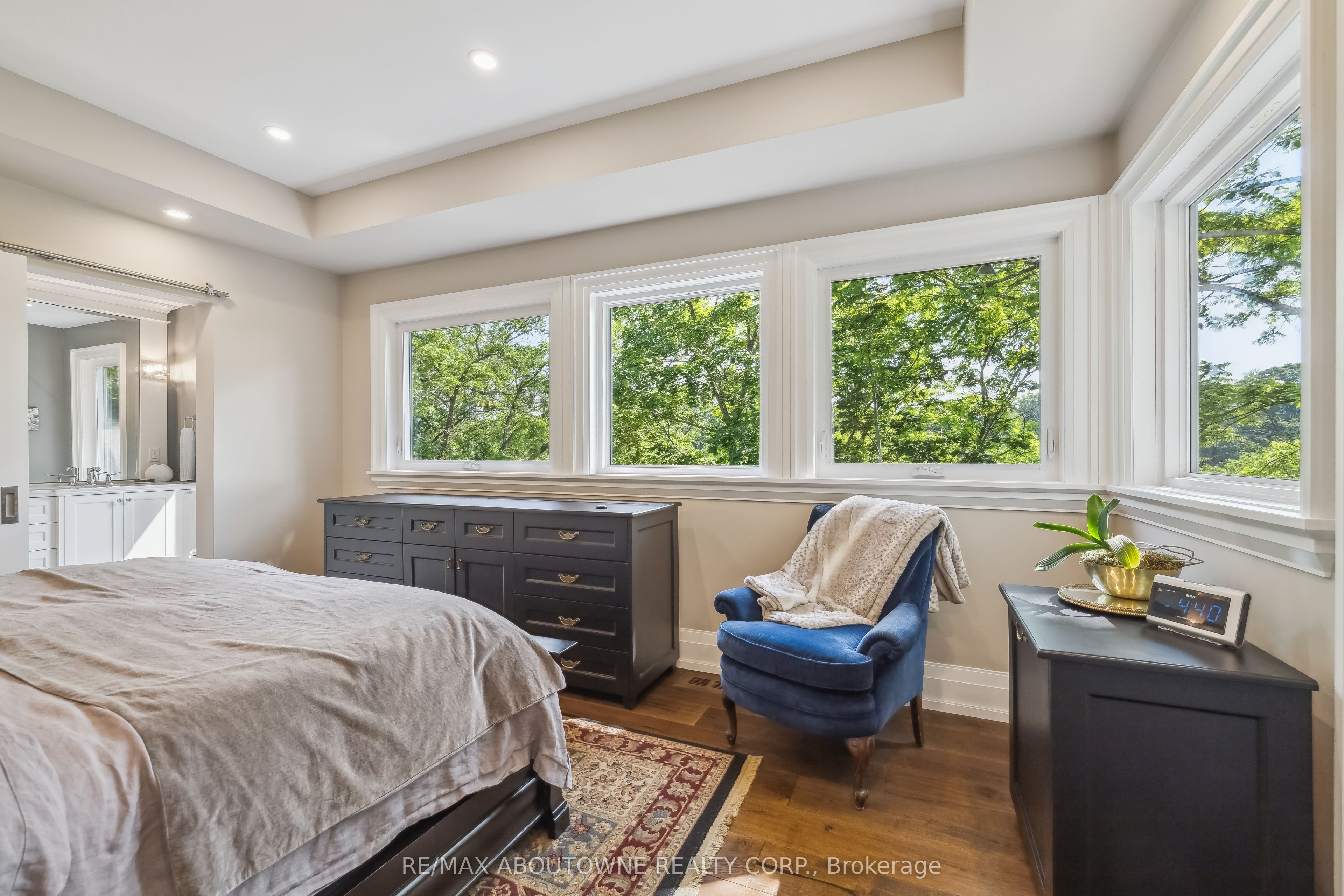 382 Trafalgar Road, Oakville ‣ W13763614 382 Trafalgar Road, Oakville ‣ W13763614