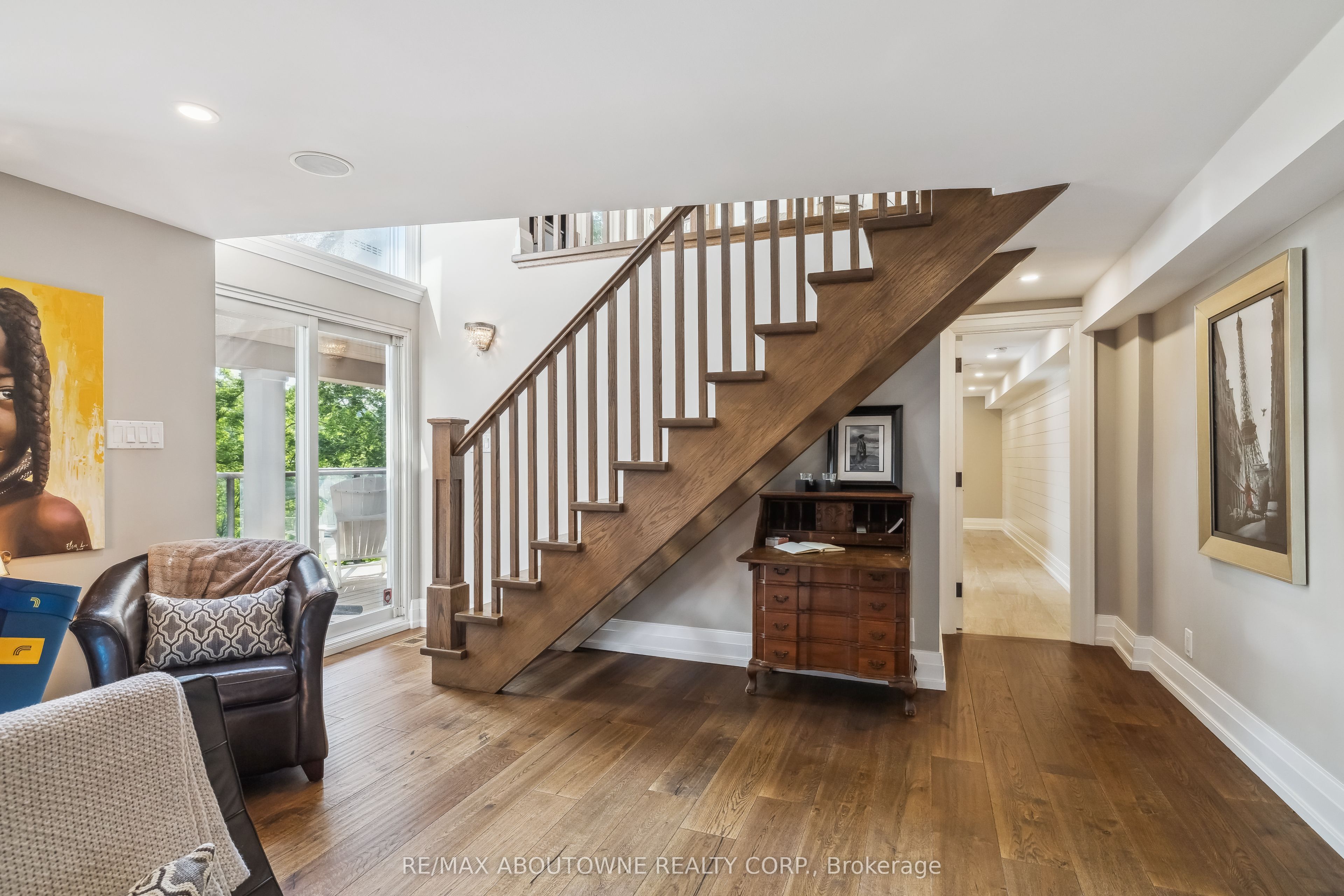 382 Trafalgar Road, Oakville ‣ W13763614 382 Trafalgar Road, Oakville ‣ W13763614