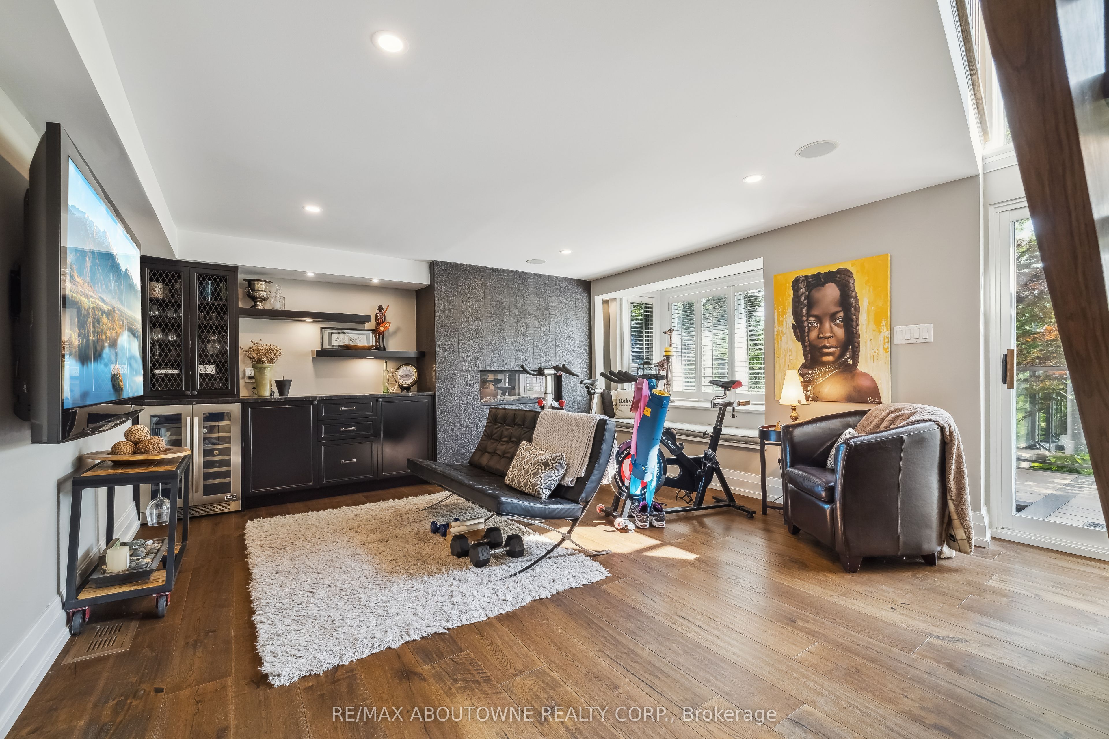 382 Trafalgar Road, Oakville ‣ W13763614 382 Trafalgar Road, Oakville ‣ W13763614