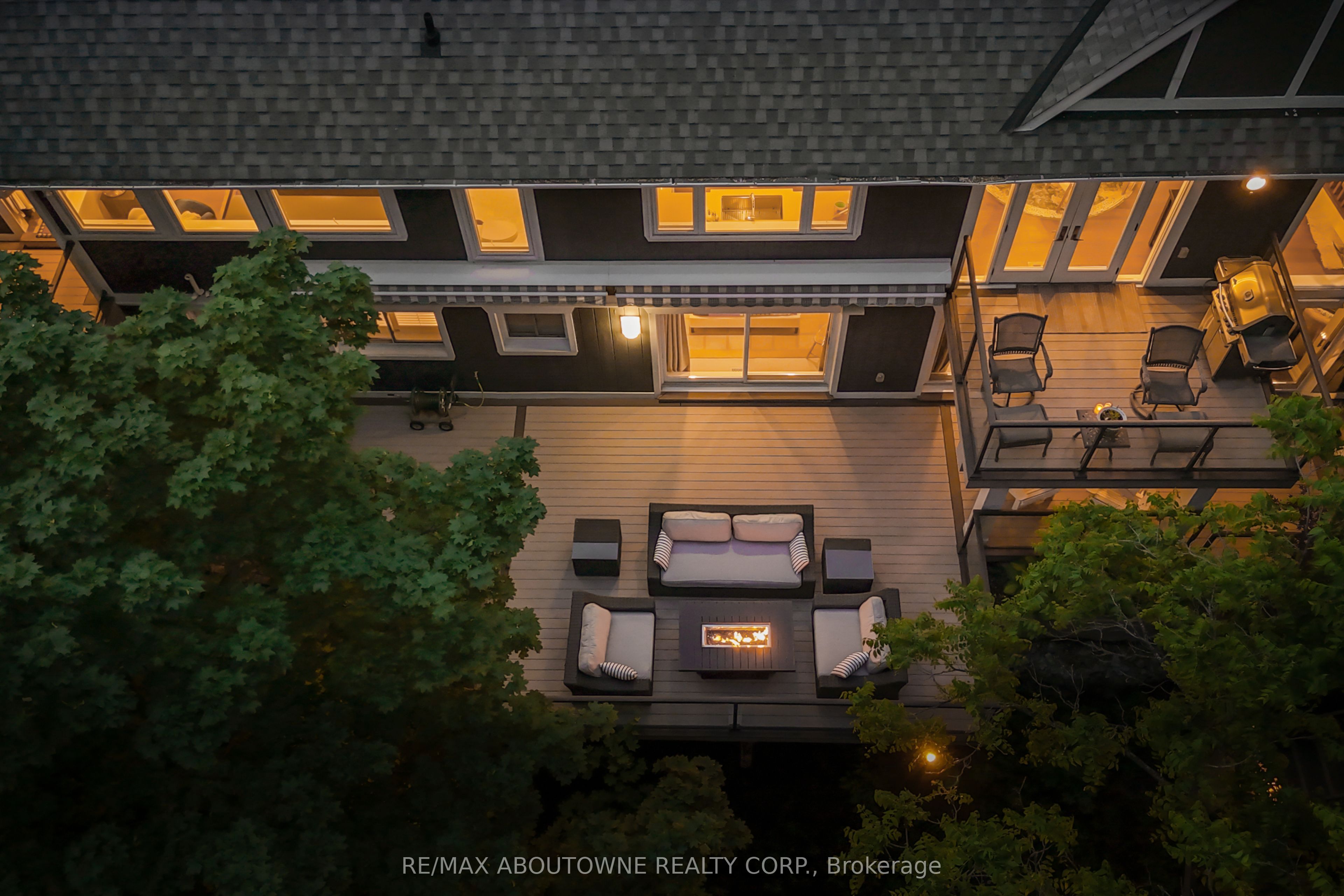 382 Trafalgar Road, Oakville ‣ W13763614 382 Trafalgar Road, Oakville ‣ W13763614