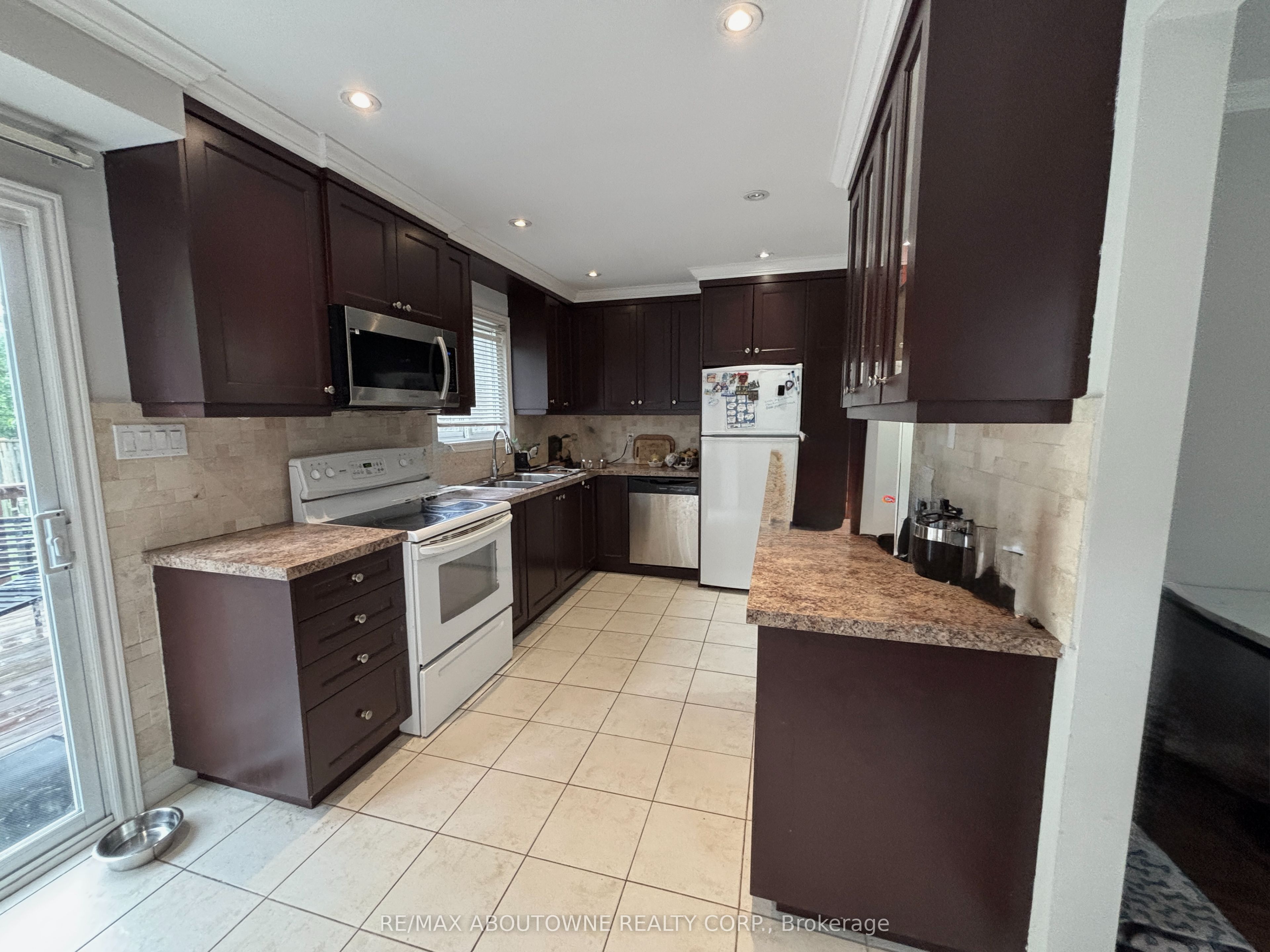 3072 Patrick Crescent, Mississauga ‣ W13778018 3072 Patrick Crescent, Mississauga ‣ W13778018