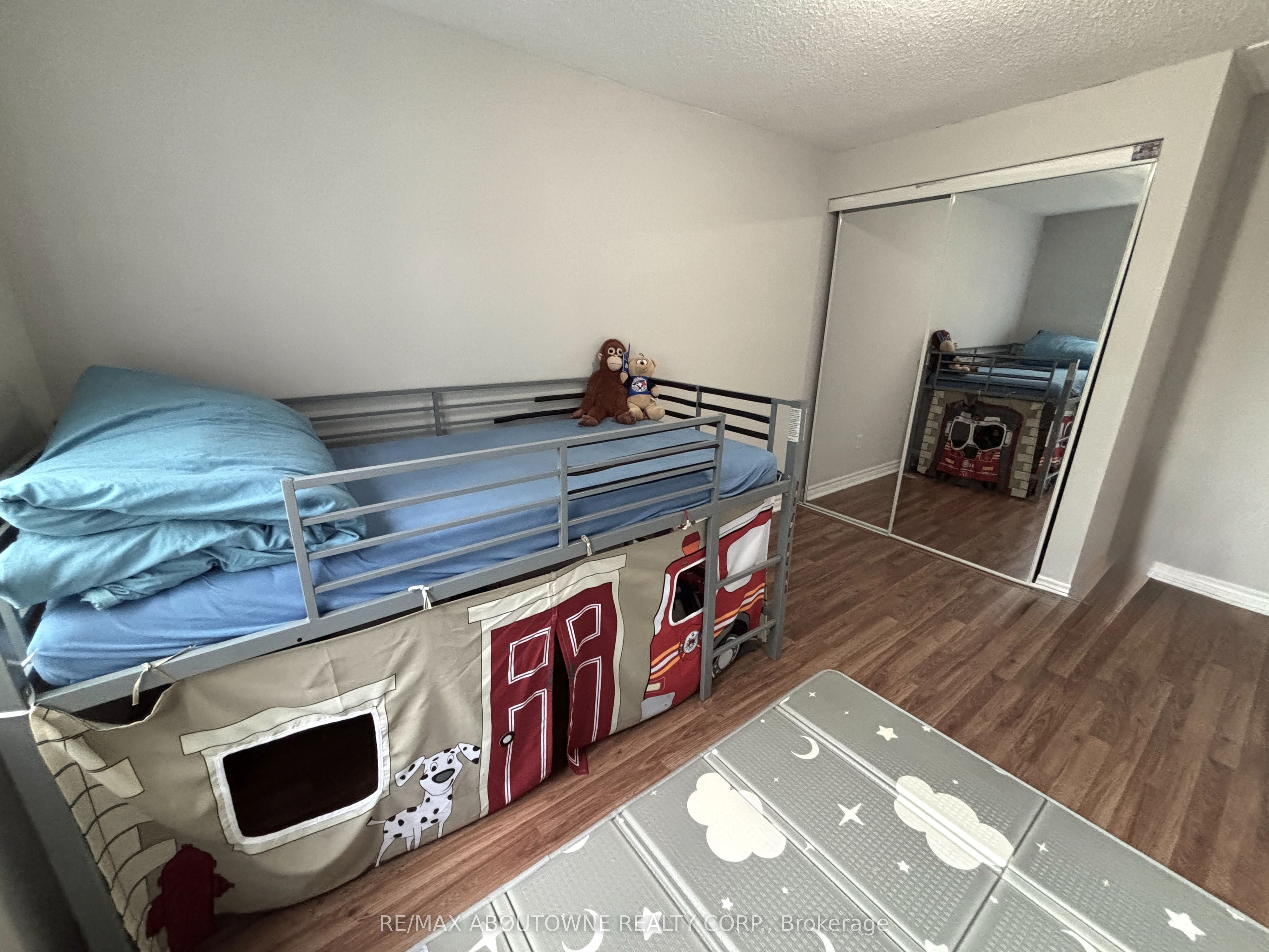 3072 Patrick Crescent, Mississauga ‣ W13778018 3072 Patrick Crescent, Mississauga ‣ W13778018