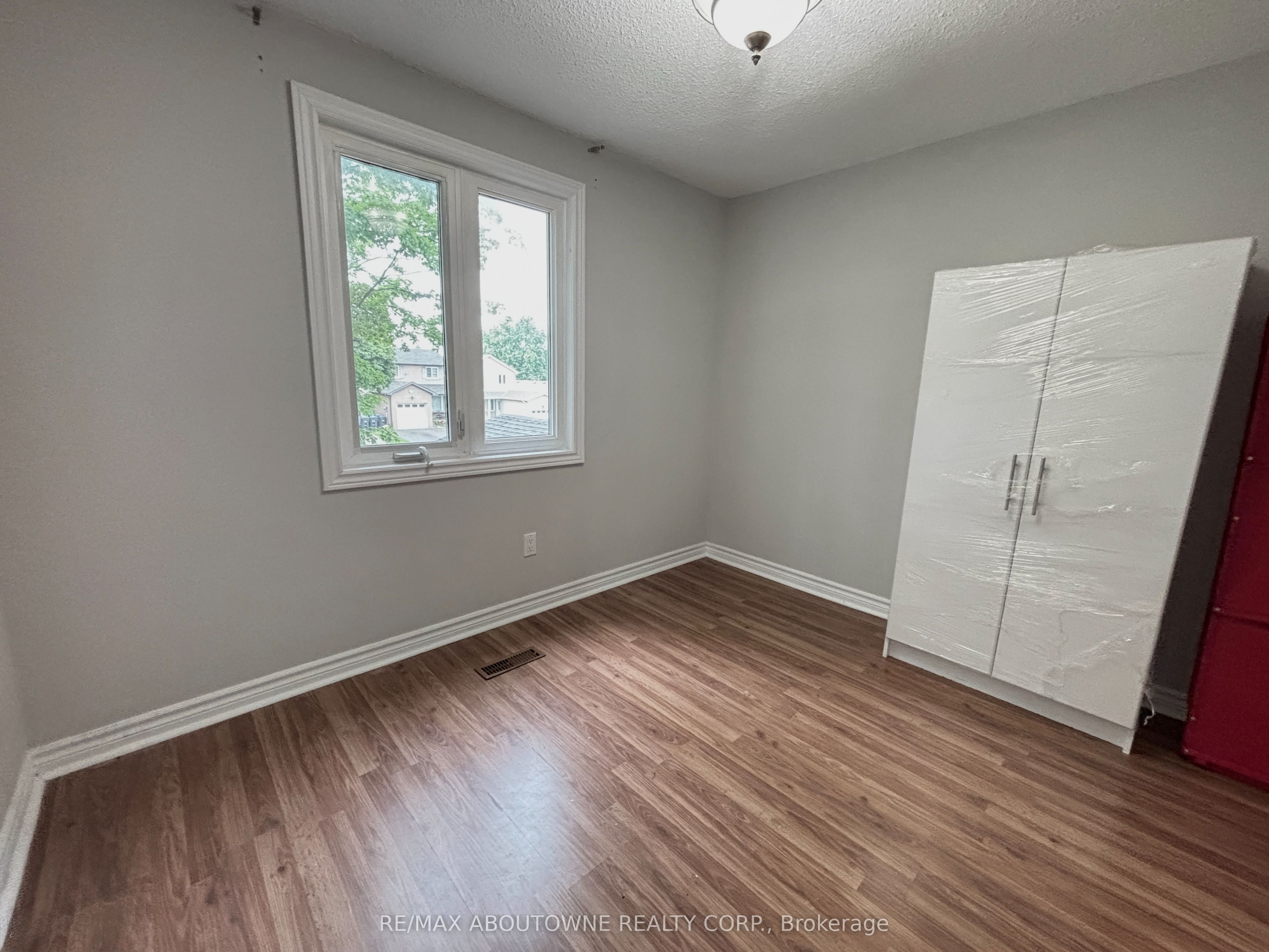 3072 Patrick Crescent, Mississauga ‣ W13778018 3072 Patrick Crescent, Mississauga ‣ W13778018