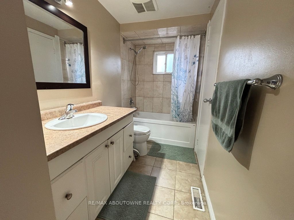 3072 Patrick Crescent, Mississauga ‣ W13778018 3072 Patrick Crescent, Mississauga ‣ W13778018