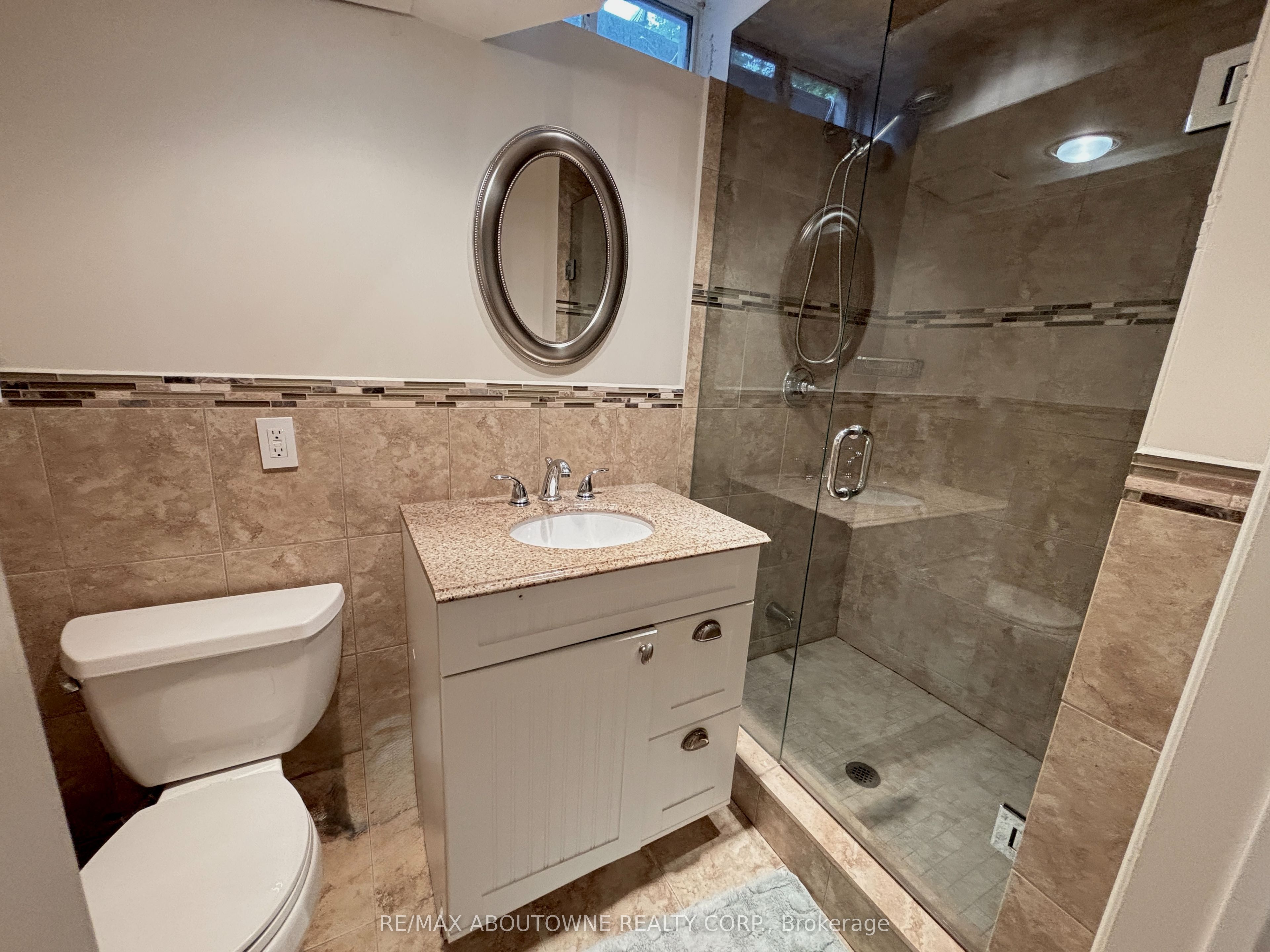 3072 Patrick Crescent, Mississauga ‣ W13778018 3072 Patrick Crescent, Mississauga ‣ W13778018