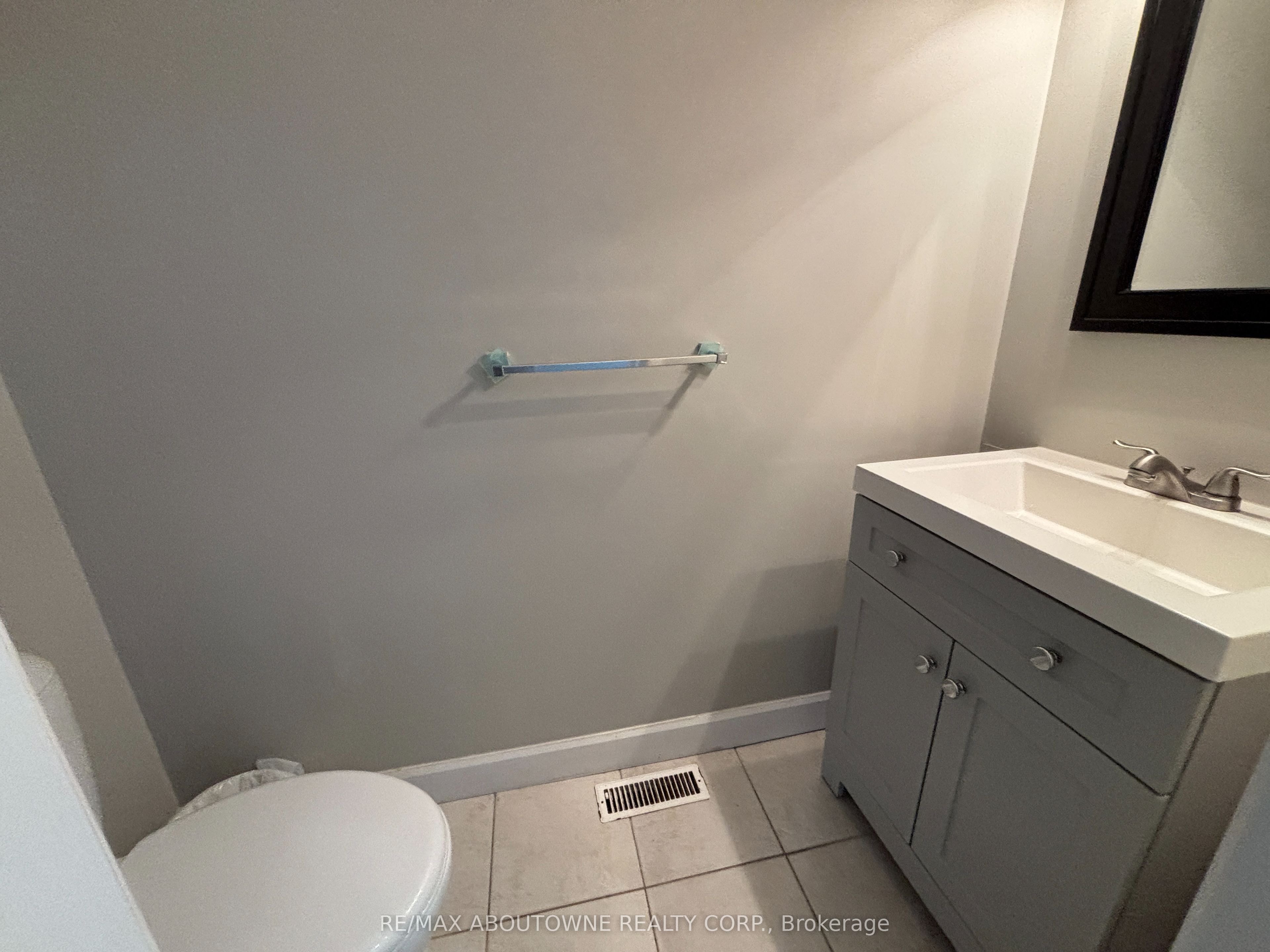 3072 Patrick Crescent, Mississauga ‣ W13778018 3072 Patrick Crescent, Mississauga ‣ W13778018