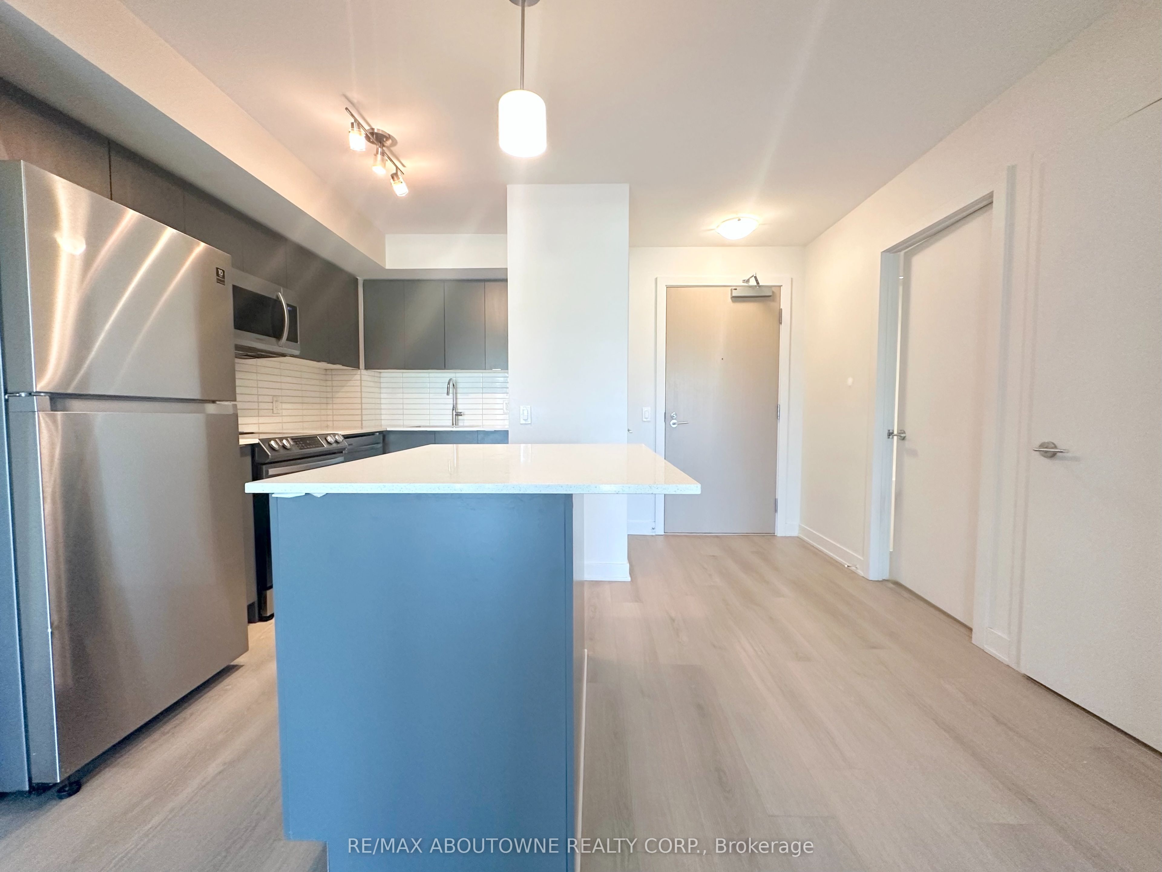 311 – 3385 Dundas Street, Toronto W02 ‣ W13778500 311 – 3385 Dundas Street, Toronto W02 ‣ W13778500