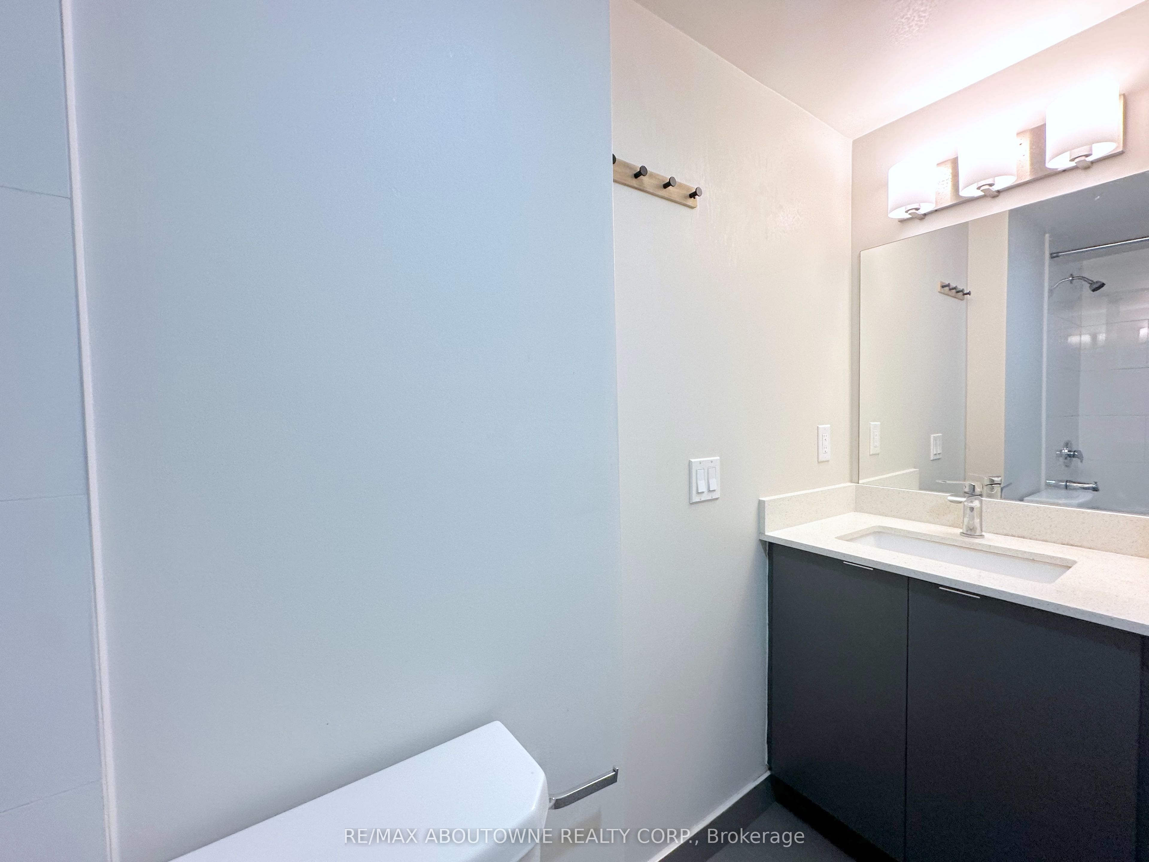311 – 3385 Dundas Street, Toronto W02 ‣ W13778500 311 – 3385 Dundas Street, Toronto W02 ‣ W13778500