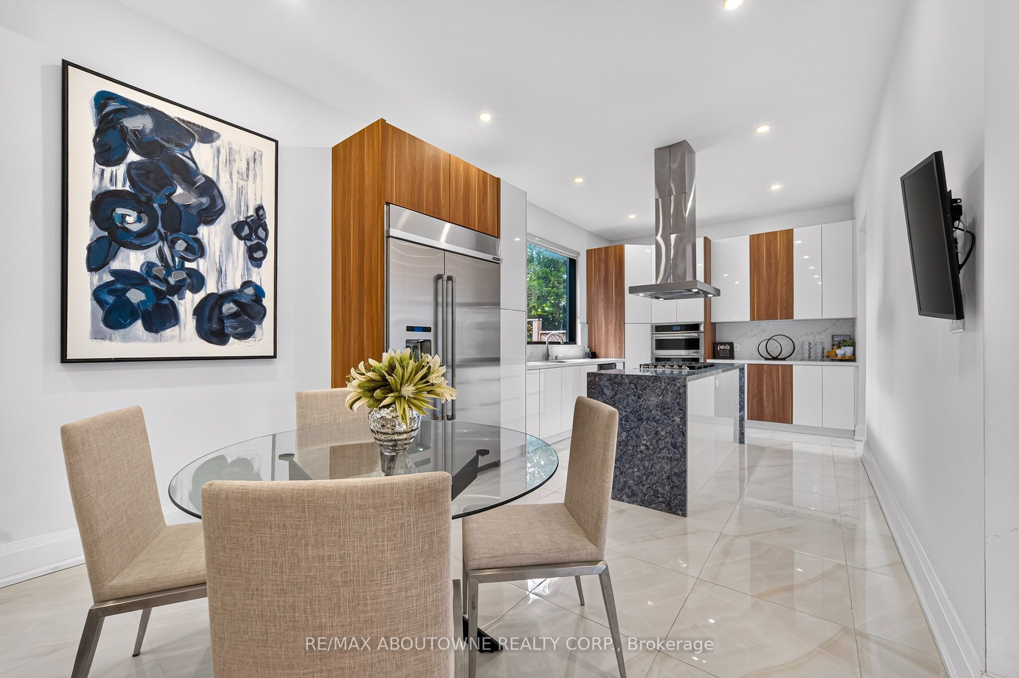 1526 Bridge Road, Oakville ‣ W13787678 1526 Bridge Road, Oakville ‣ W13787678