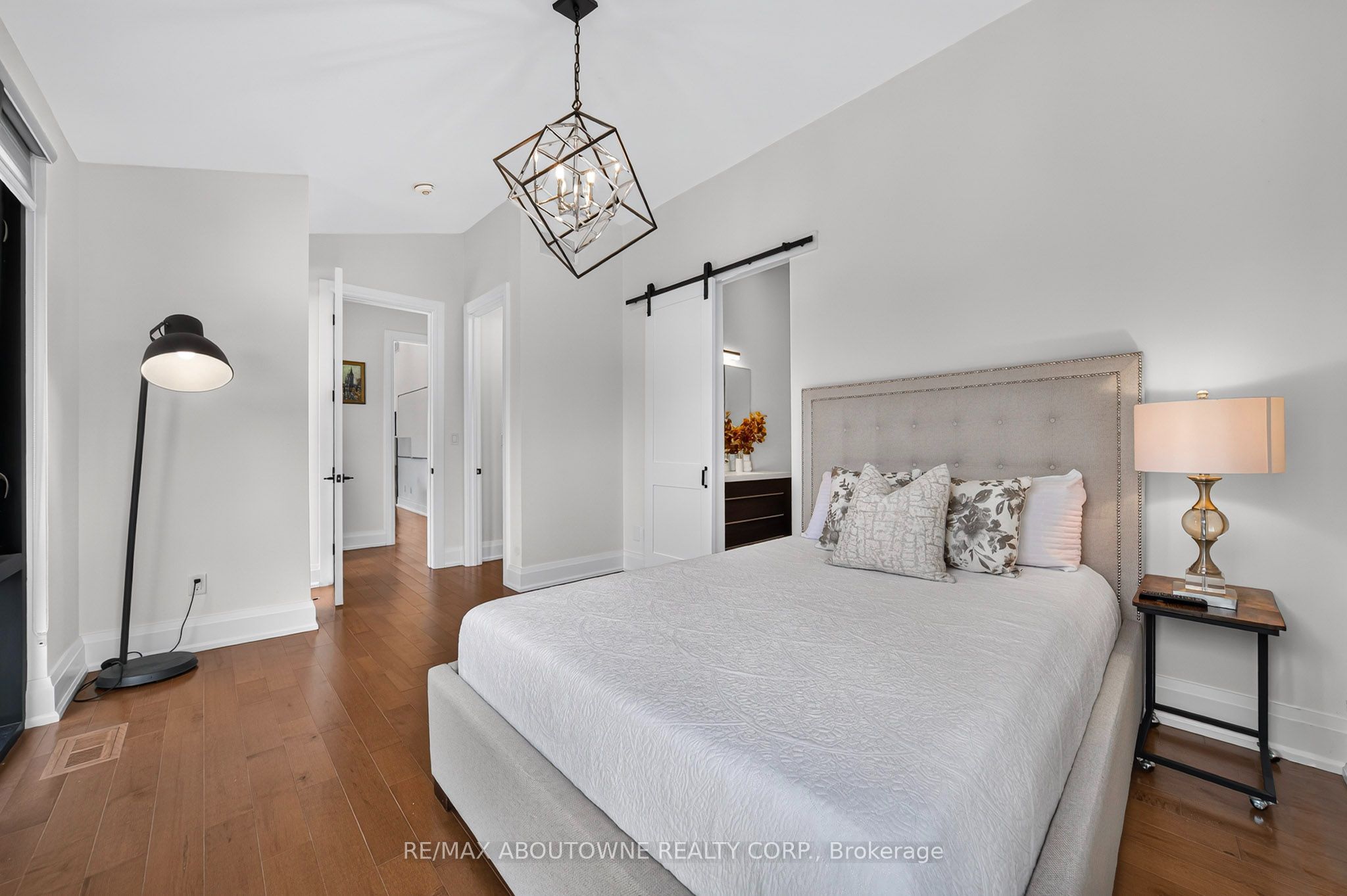 1526 Bridge Road, Oakville ‣ W13787678 1526 Bridge Road, Oakville ‣ W13787678