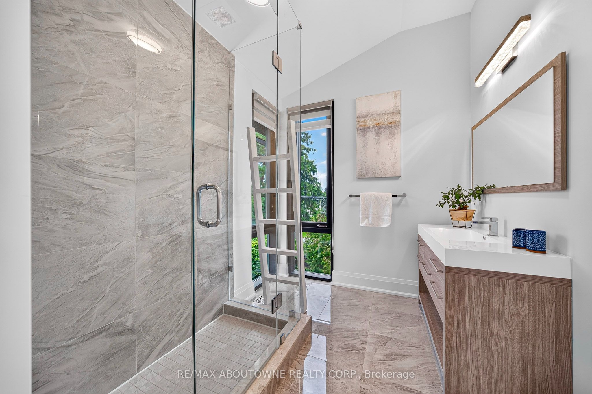 1526 Bridge Road, Oakville ‣ W13787678 1526 Bridge Road, Oakville ‣ W13787678