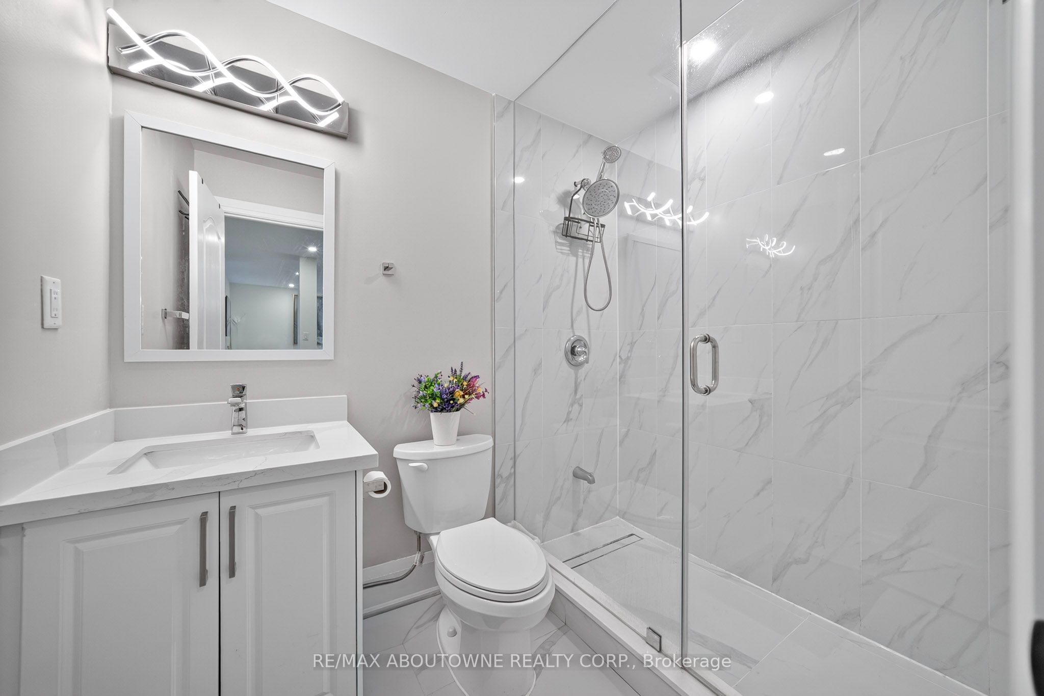 1526 Bridge Road, Oakville ‣ W13787678 1526 Bridge Road, Oakville ‣ W13787678