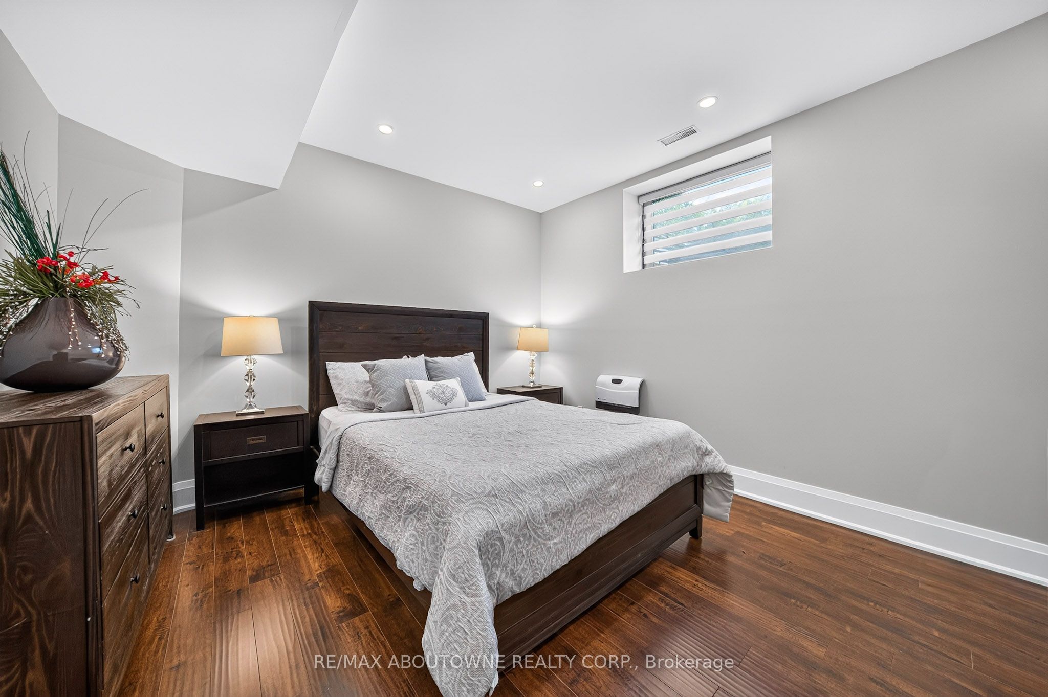 1526 Bridge Road, Oakville ‣ W13787678 1526 Bridge Road, Oakville ‣ W13787678