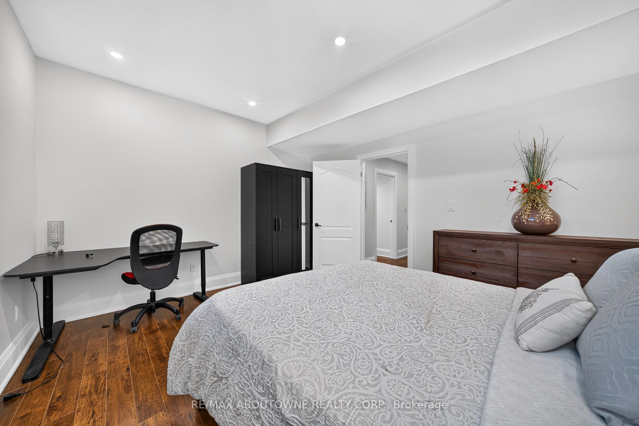 1526 Bridge Road, Oakville ‣ W13787678 1526 Bridge Road, Oakville ‣ W13787678