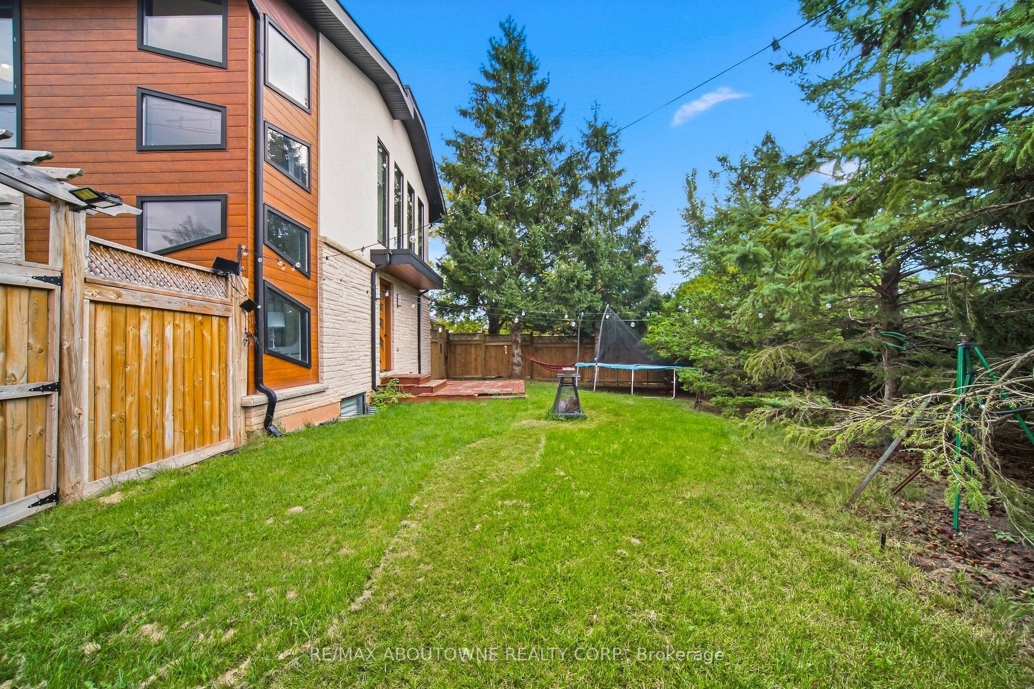 1526 Bridge Road, Oakville ‣ W13787678 1526 Bridge Road, Oakville ‣ W13787678