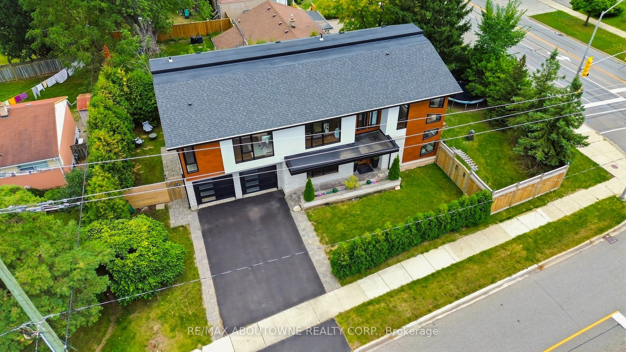 1526 Bridge Road, Oakville ‣ W13787678 1526 Bridge Road, Oakville ‣ W13787678