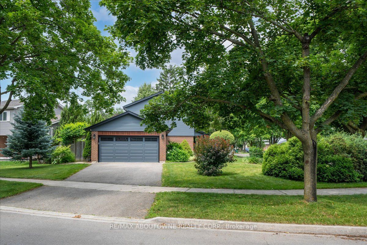 3985 Taffey Crescent, Mississauga ‣ W13790180 3985 Taffey Crescent, Mississauga ‣ W13790180