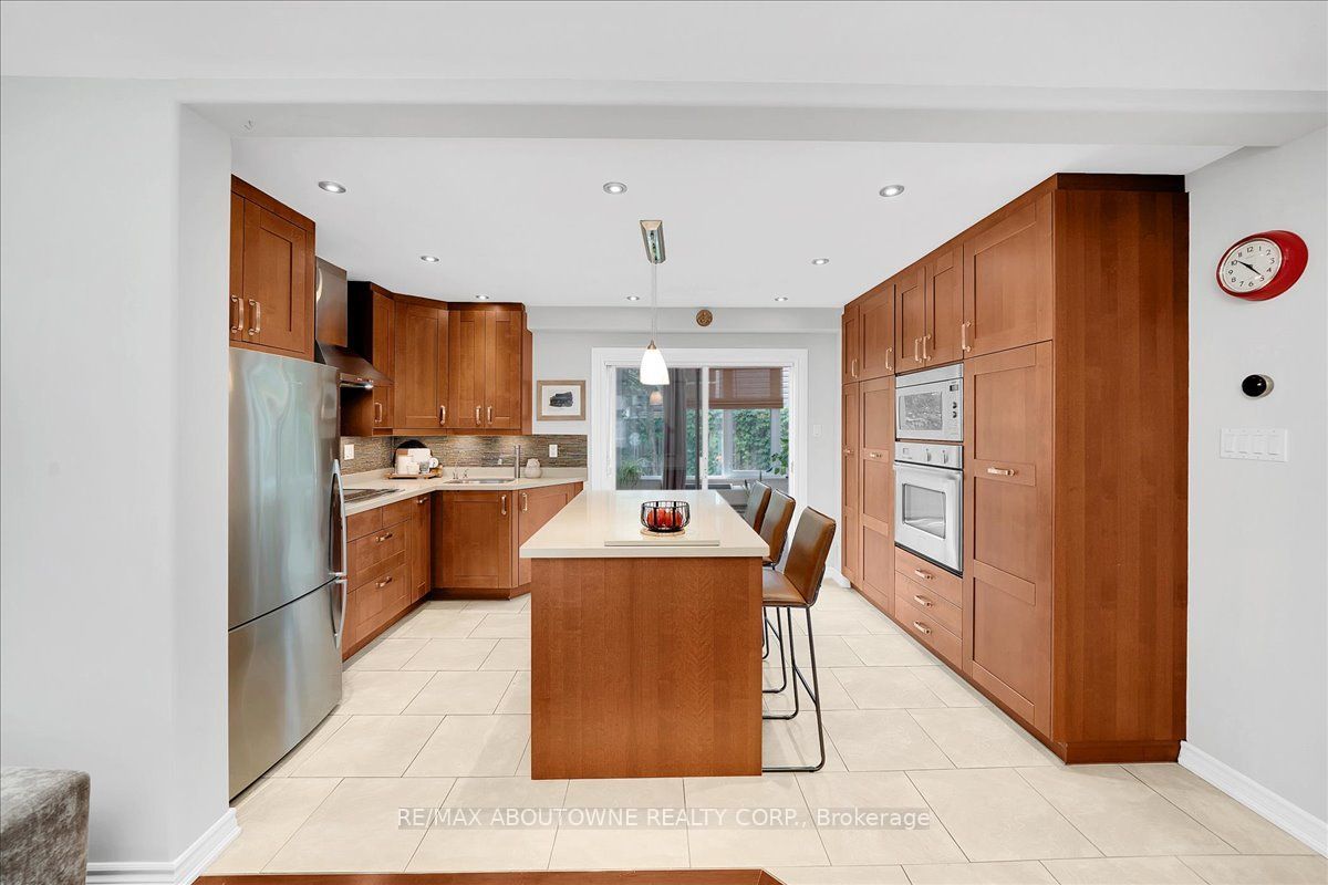 3985 Taffey Crescent, Mississauga ‣ W13790180 3985 Taffey Crescent, Mississauga ‣ W13790180