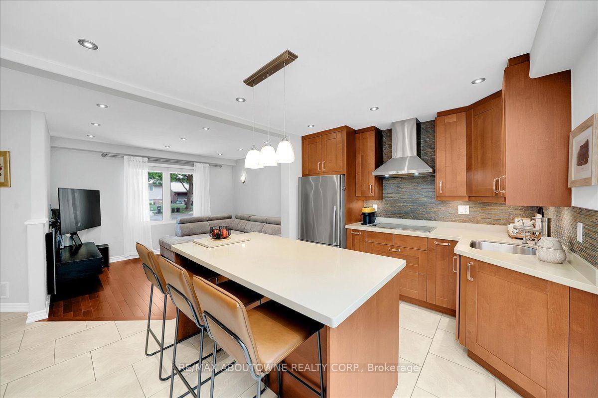 3985 Taffey Crescent, Mississauga ‣ W13790180 3985 Taffey Crescent, Mississauga ‣ W13790180