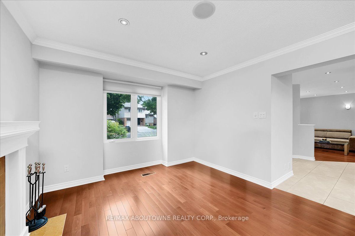 3985 Taffey Crescent, Mississauga ‣ W13790180 3985 Taffey Crescent, Mississauga ‣ W13790180