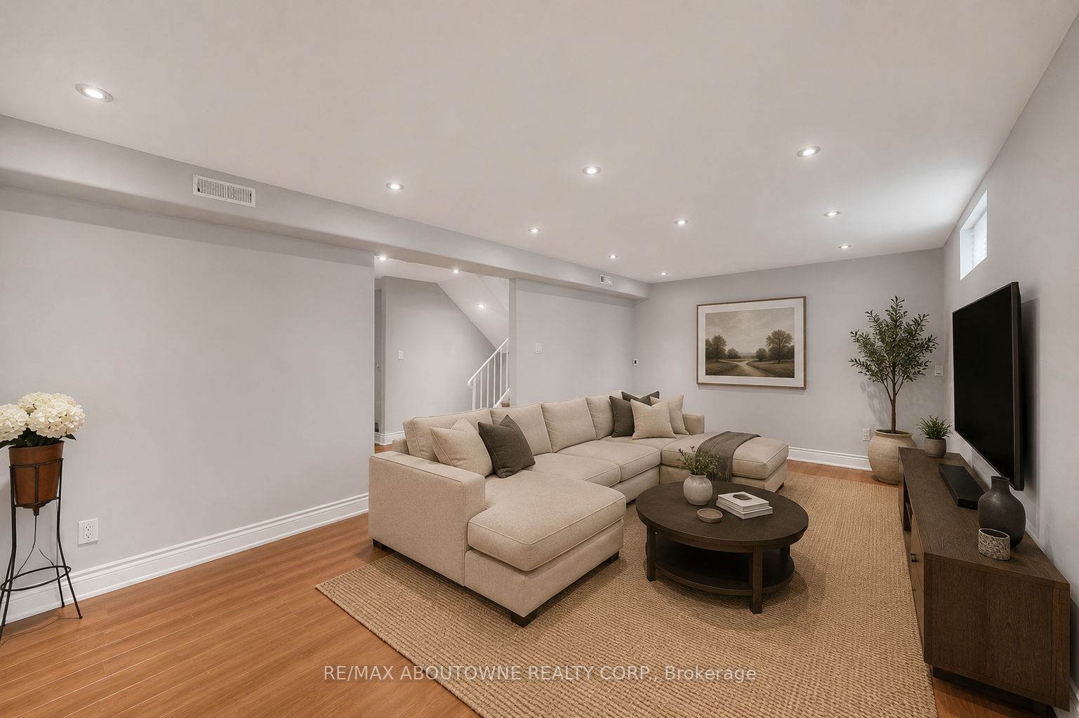 3985 Taffey Crescent, Mississauga ‣ W13790180 3985 Taffey Crescent, Mississauga ‣ W13790180