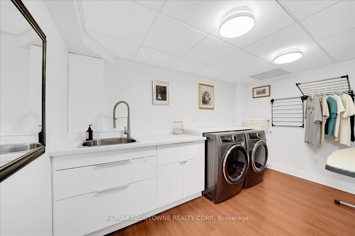 3985 Taffey Crescent, Mississauga ‣ W13790180 3985 Taffey Crescent, Mississauga ‣ W13790180