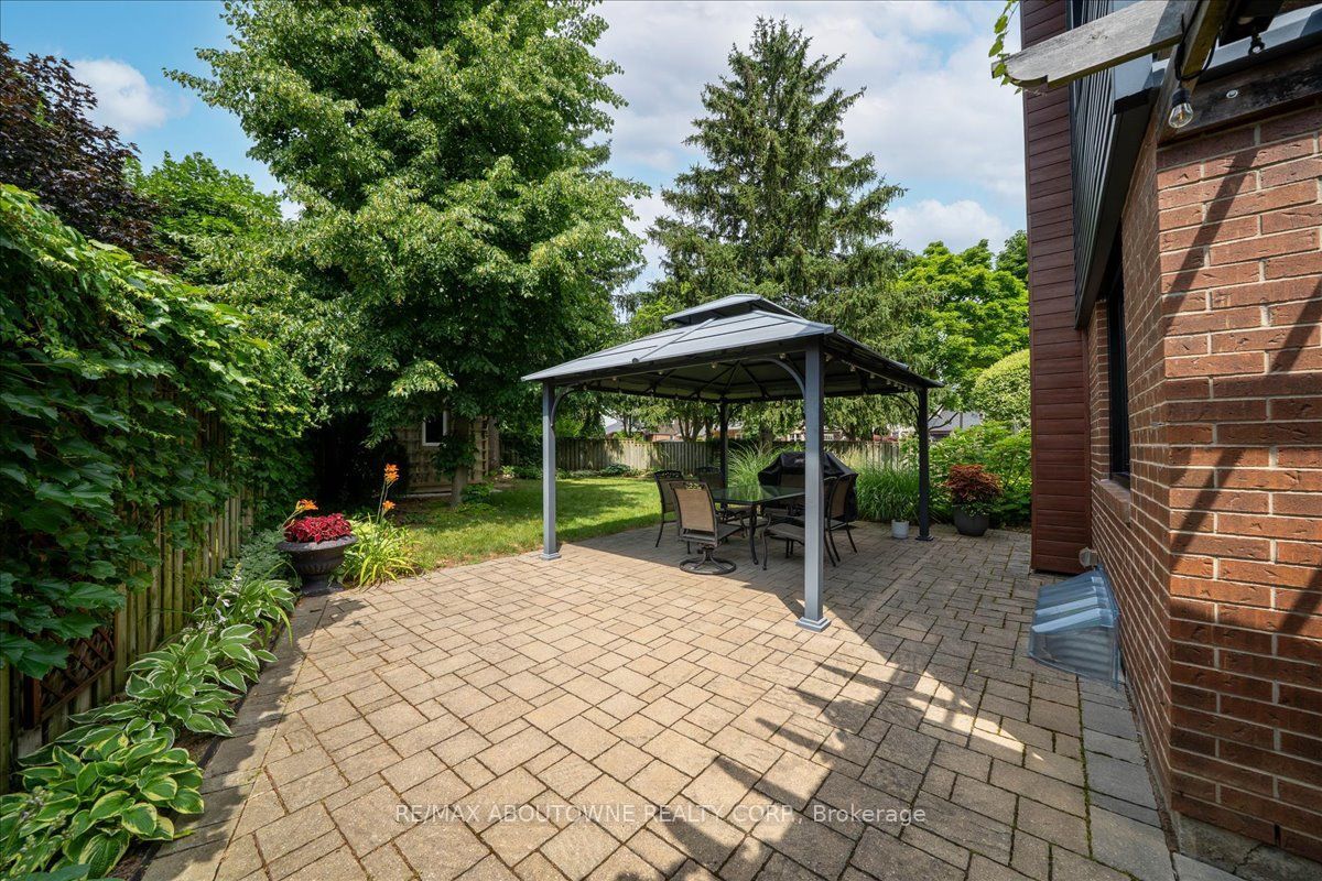 3985 Taffey Crescent, Mississauga ‣ W13790180 3985 Taffey Crescent, Mississauga ‣ W13790180