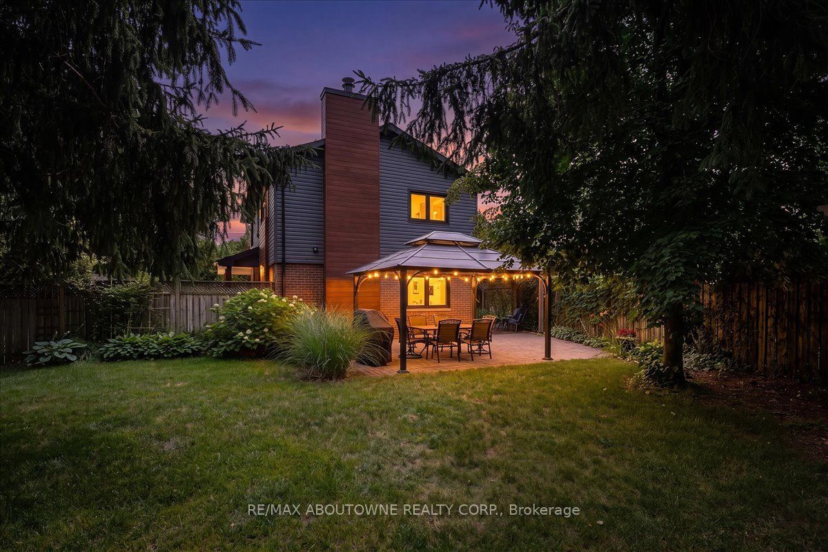 3985 Taffey Crescent, Mississauga ‣ W13790180 3985 Taffey Crescent, Mississauga ‣ W13790180