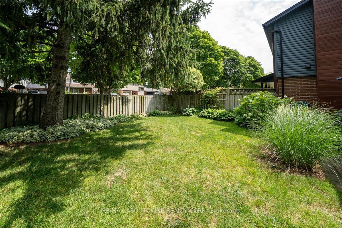 3985 Taffey Crescent, Mississauga ‣ W13790180 3985 Taffey Crescent, Mississauga ‣ W13790180