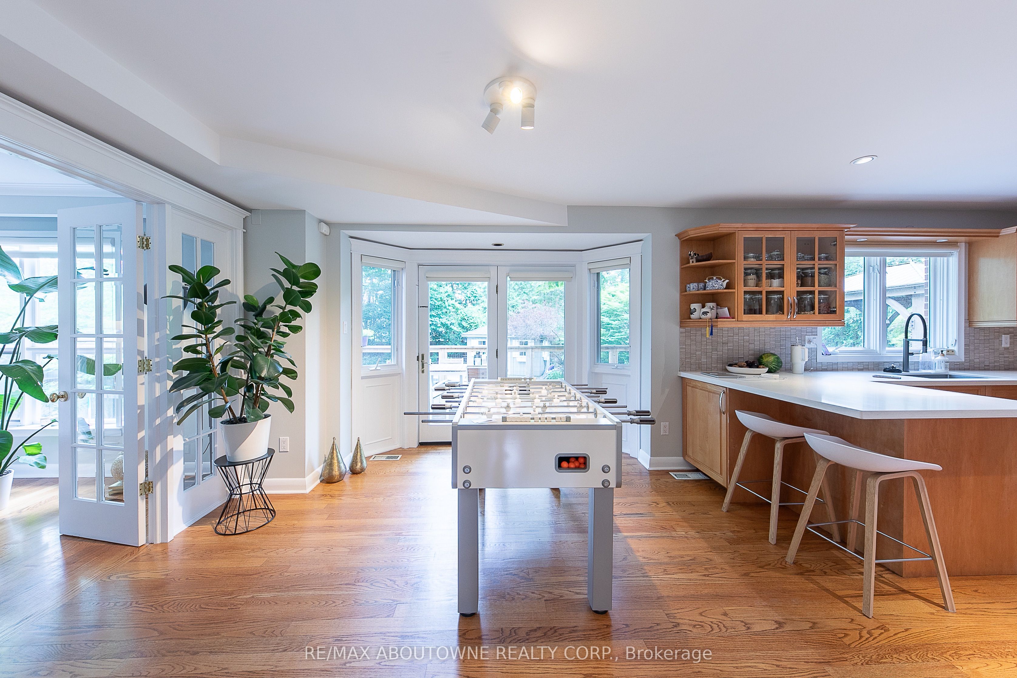 1290 Braeside Drive, Oakville ‣ W13791354 1290 Braeside Drive, Oakville ‣ W13791354
