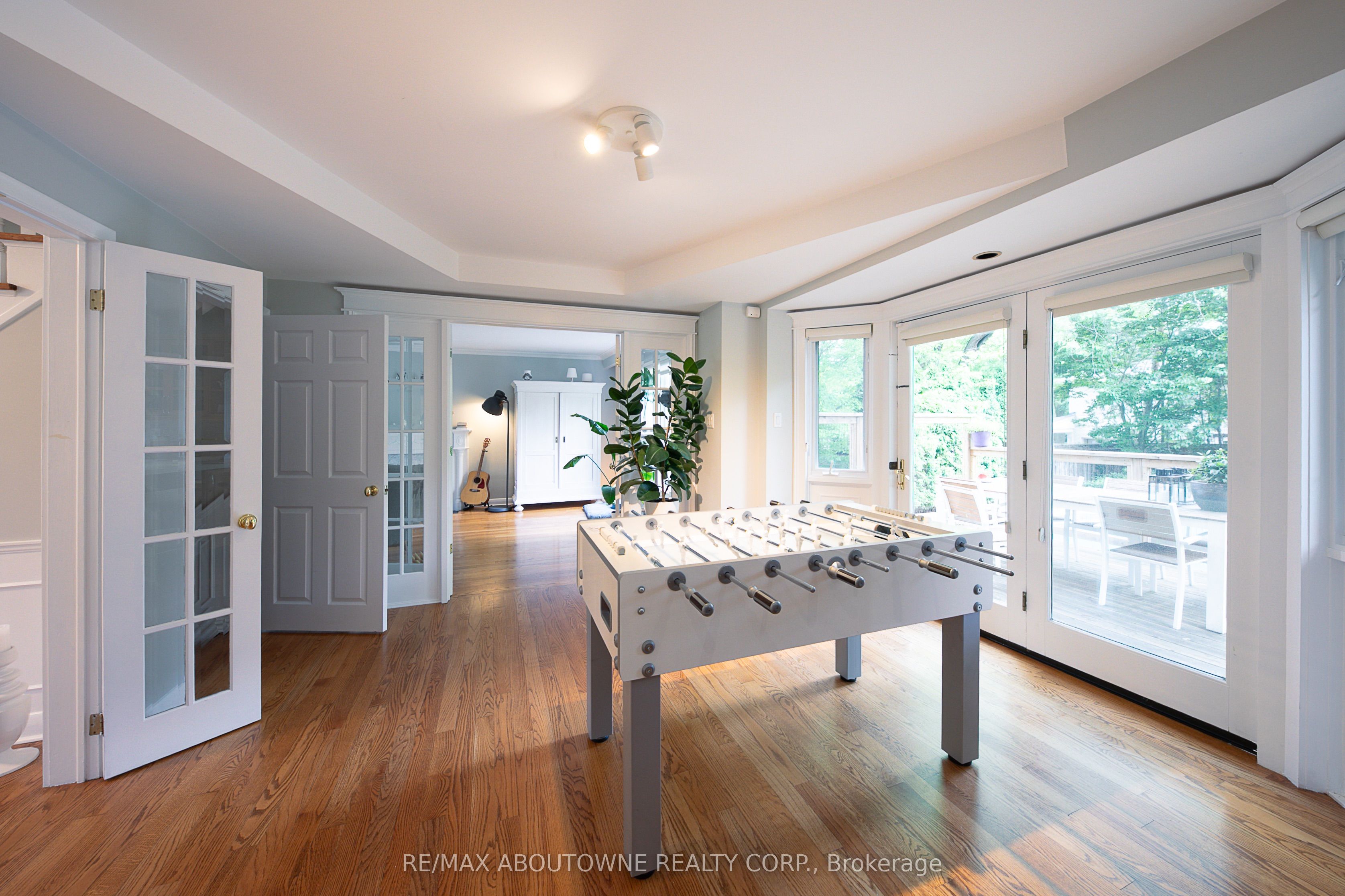 1290 Braeside Drive, Oakville ‣ W13791354 1290 Braeside Drive, Oakville ‣ W13791354