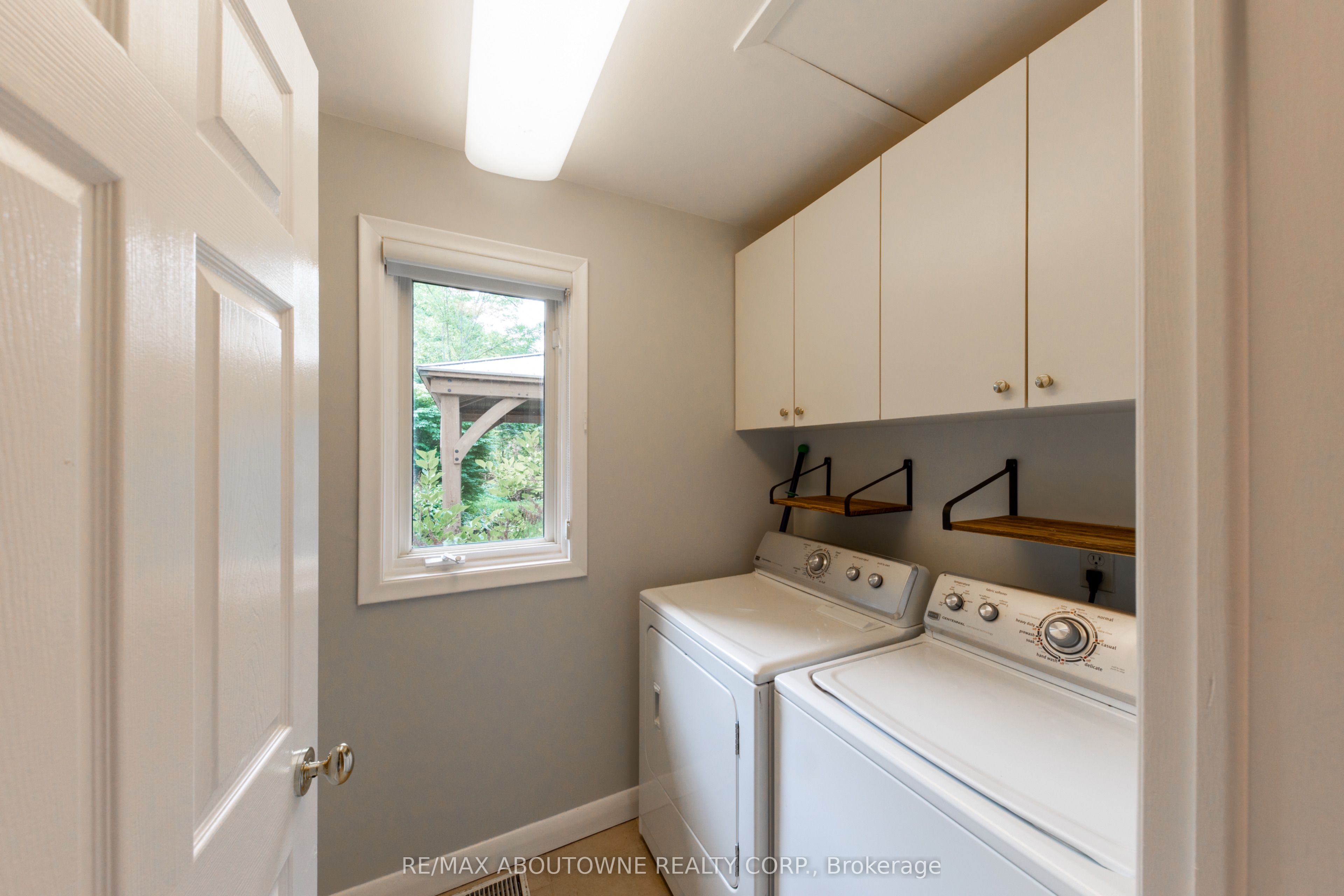 1290 Braeside Drive, Oakville ‣ W13791354 1290 Braeside Drive, Oakville ‣ W13791354