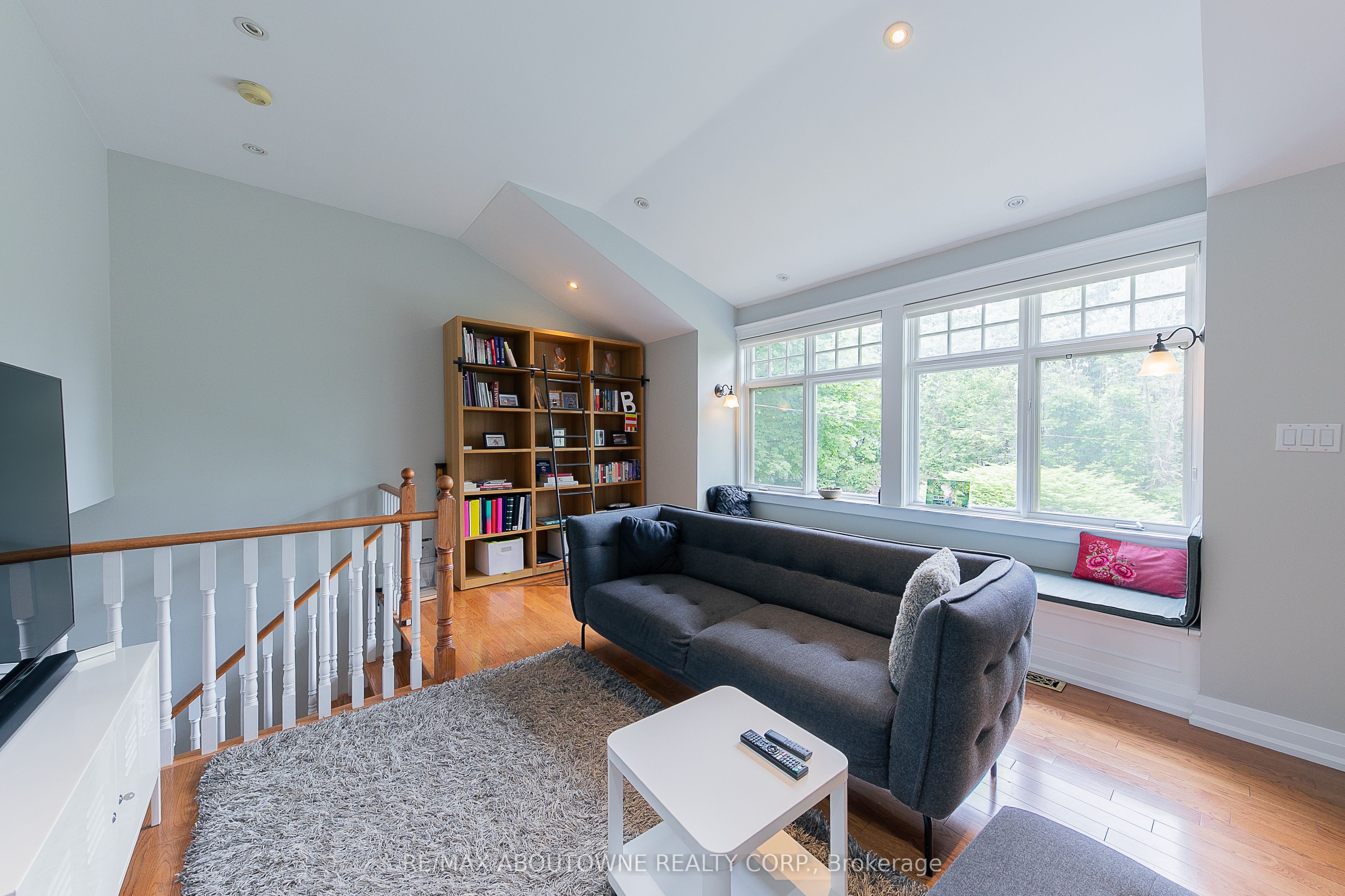 1290 Braeside Drive, Oakville ‣ W13791354 1290 Braeside Drive, Oakville ‣ W13791354