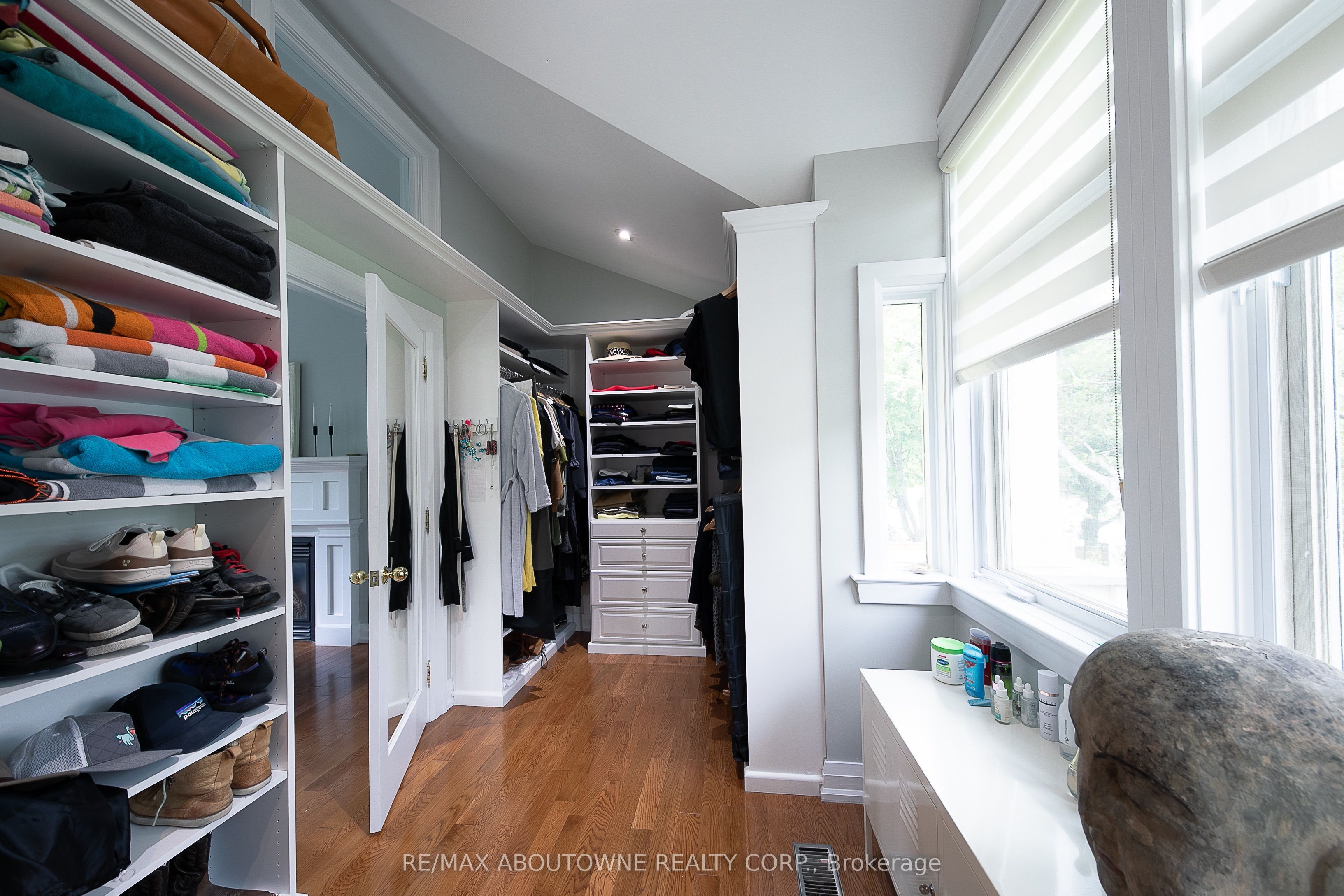 1290 Braeside Drive, Oakville ‣ W13791354 1290 Braeside Drive, Oakville ‣ W13791354