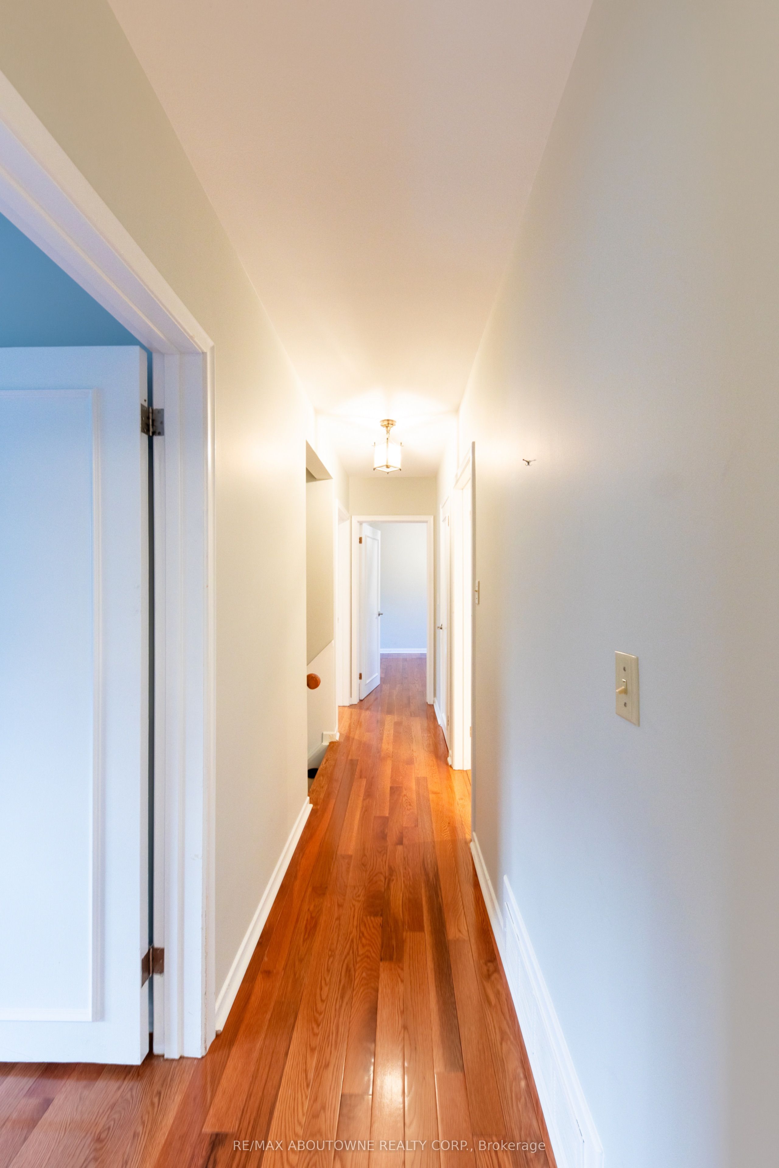 1290 Braeside Drive, Oakville ‣ W13791354 1290 Braeside Drive, Oakville ‣ W13791354