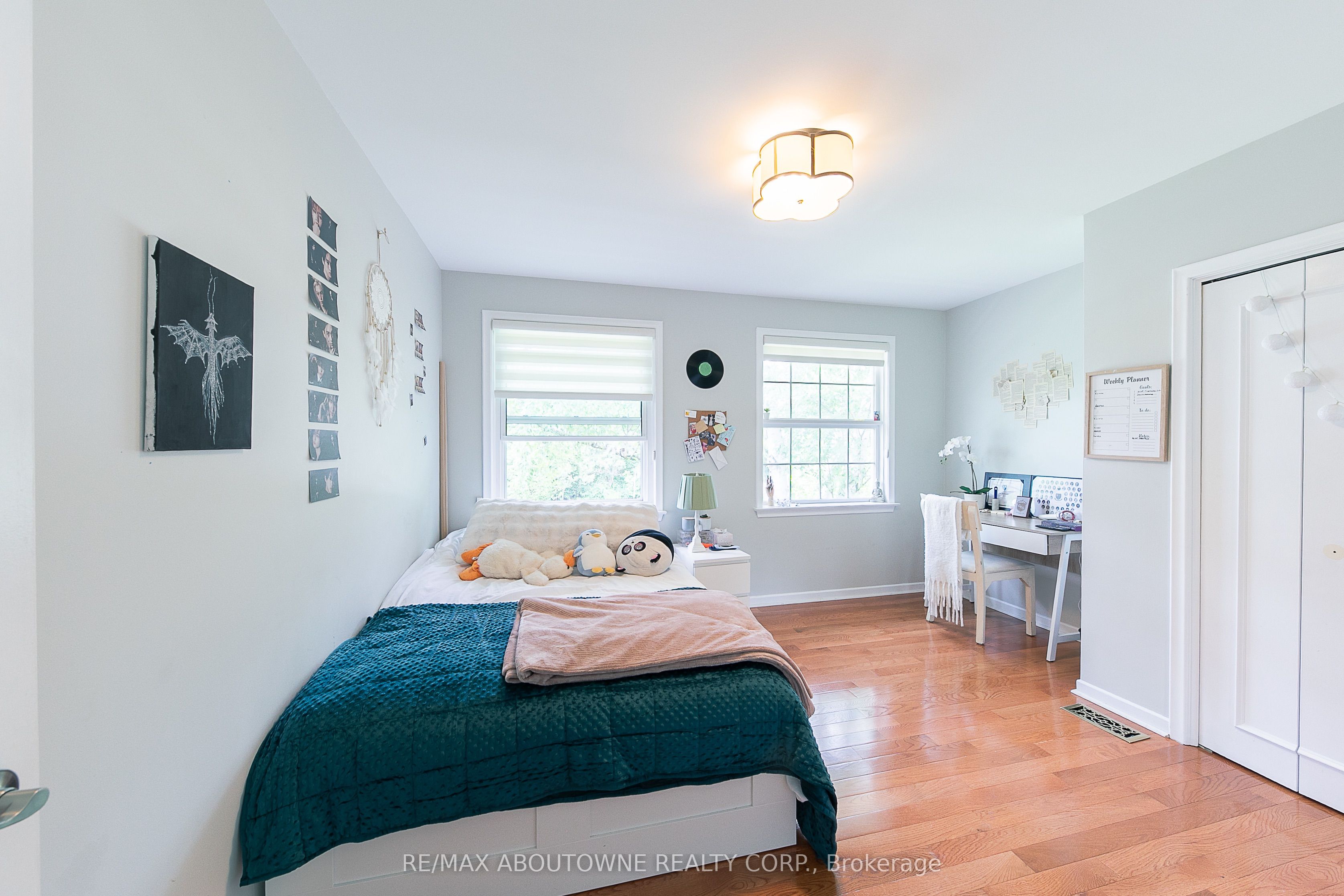 1290 Braeside Drive, Oakville ‣ W13791354 1290 Braeside Drive, Oakville ‣ W13791354