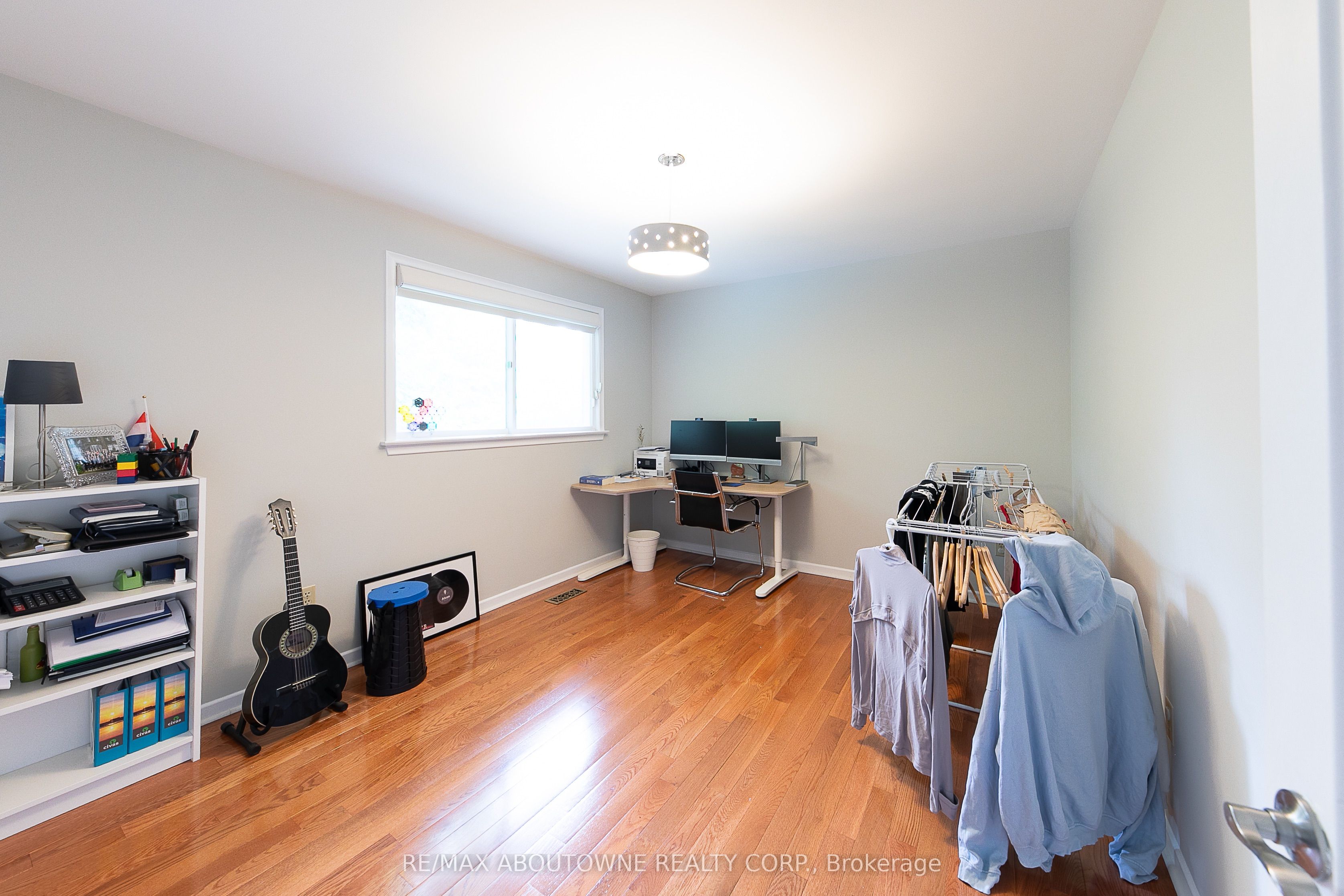 1290 Braeside Drive, Oakville ‣ W13791354 1290 Braeside Drive, Oakville ‣ W13791354